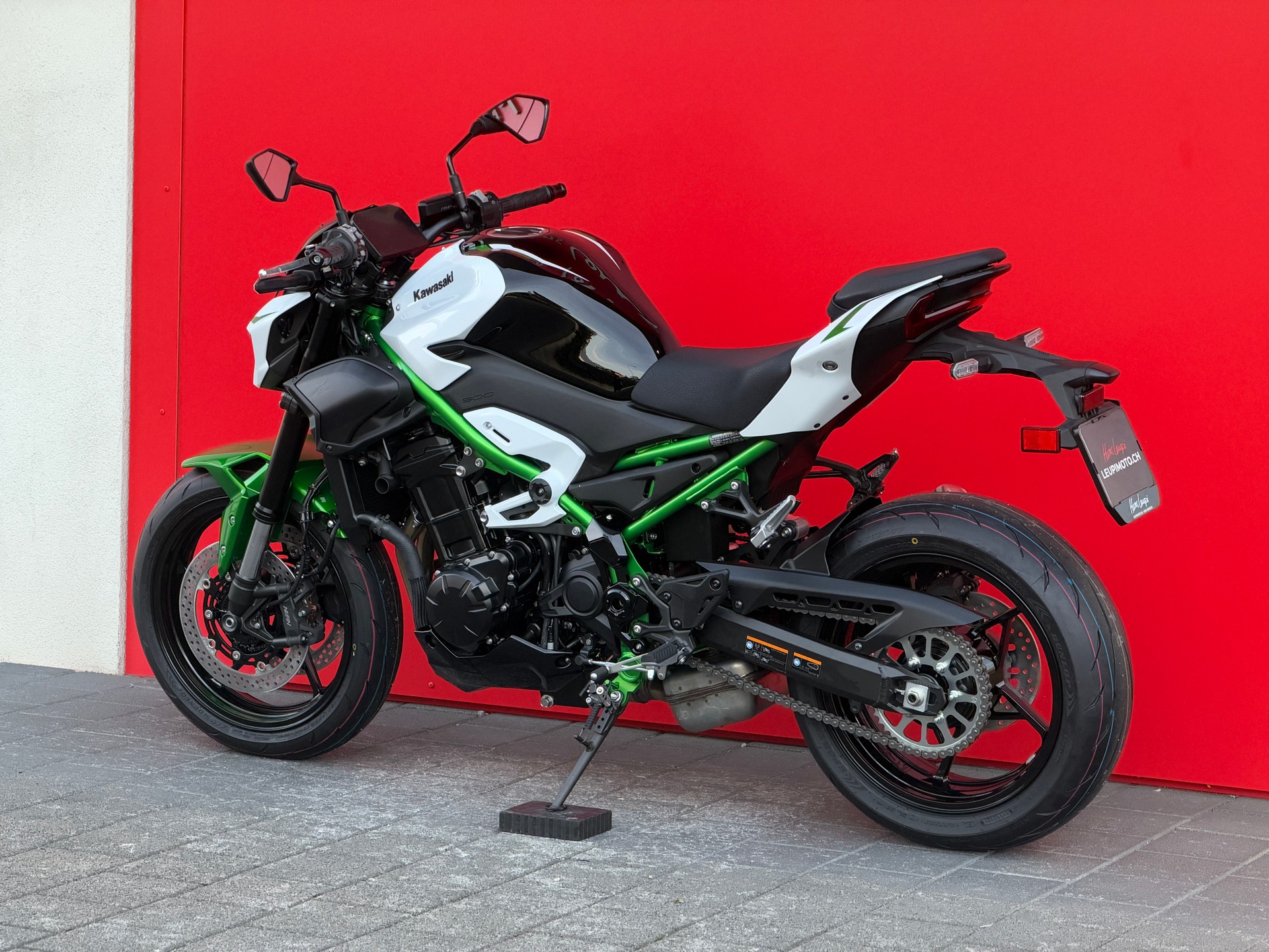 KAWASAKI Z 900-image-12