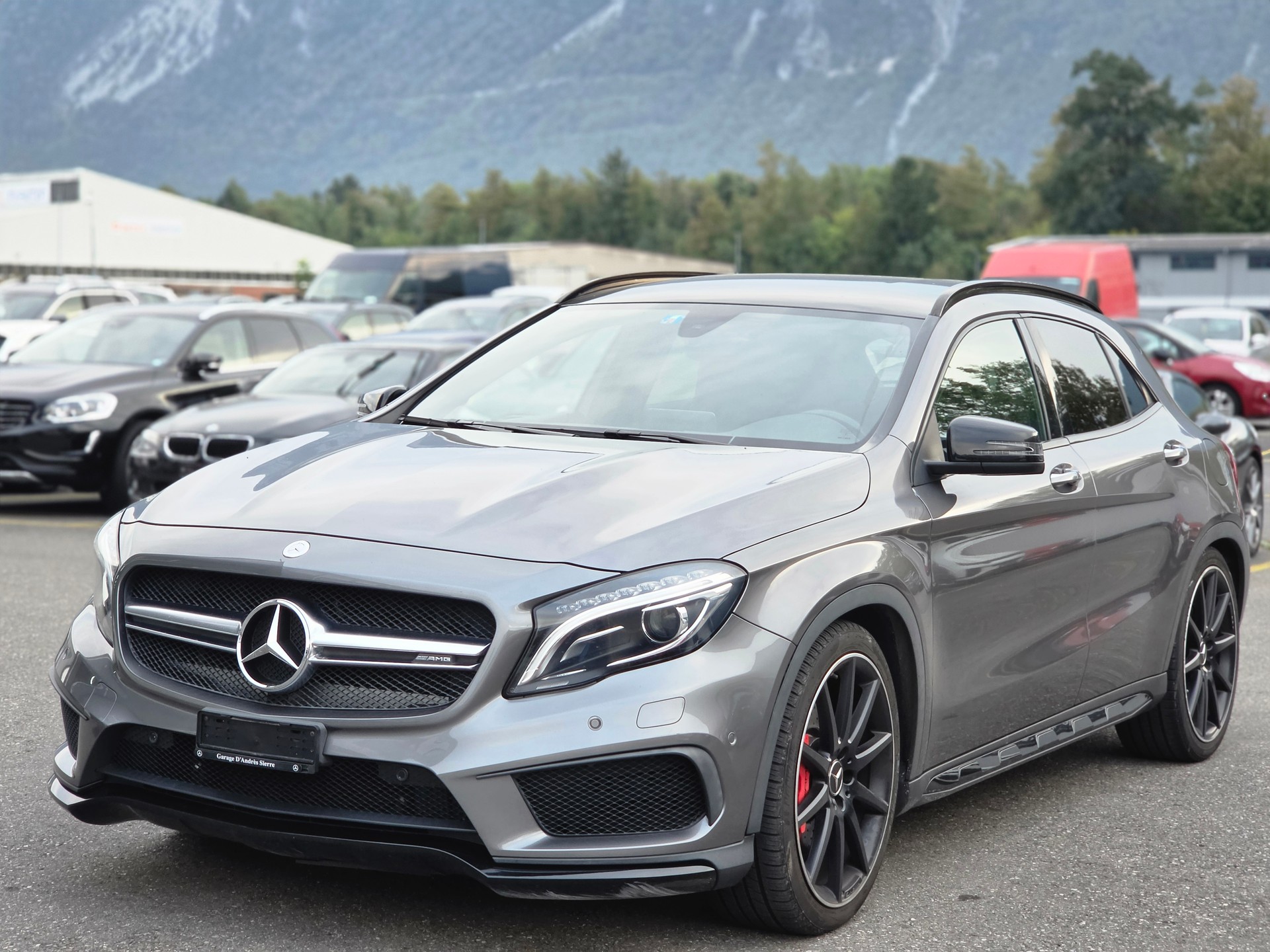 MERCEDES-BENZ GLA 45 AMG 4Matic 7G-DCT-showroom-element-2
