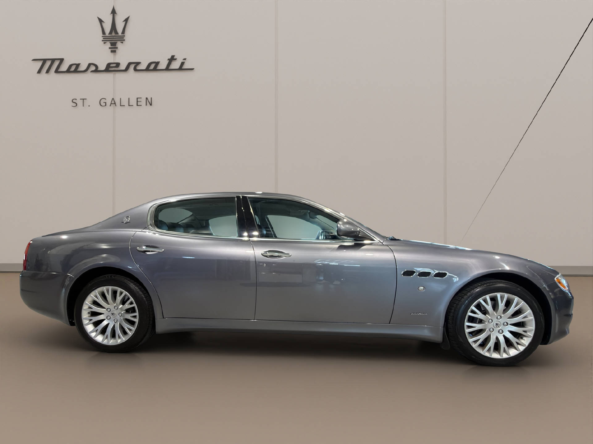MASERATI Quattroporte 4.2 V8-showroom-element-3