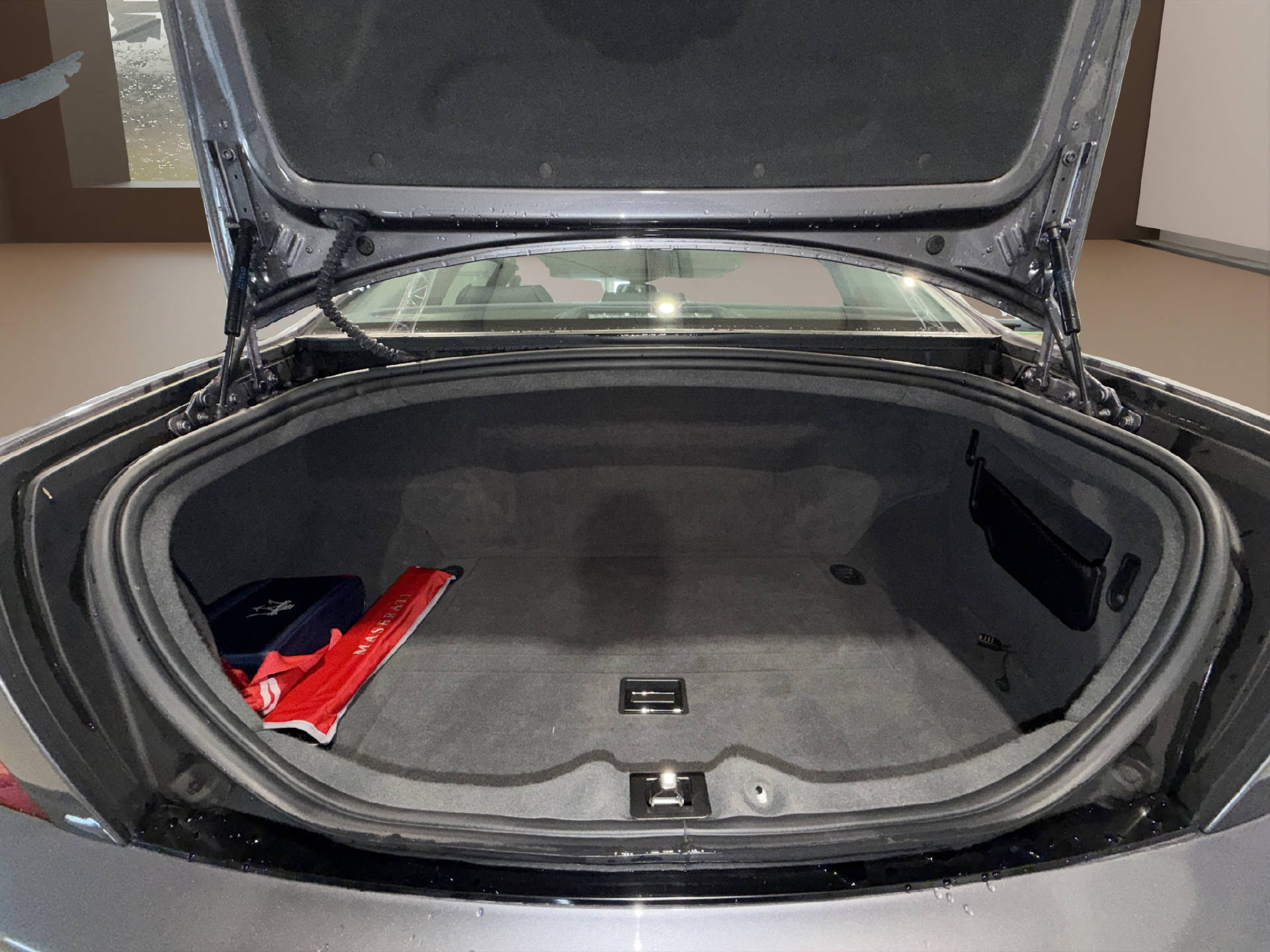 MASERATI Quattroporte 4.2 V8-image-17