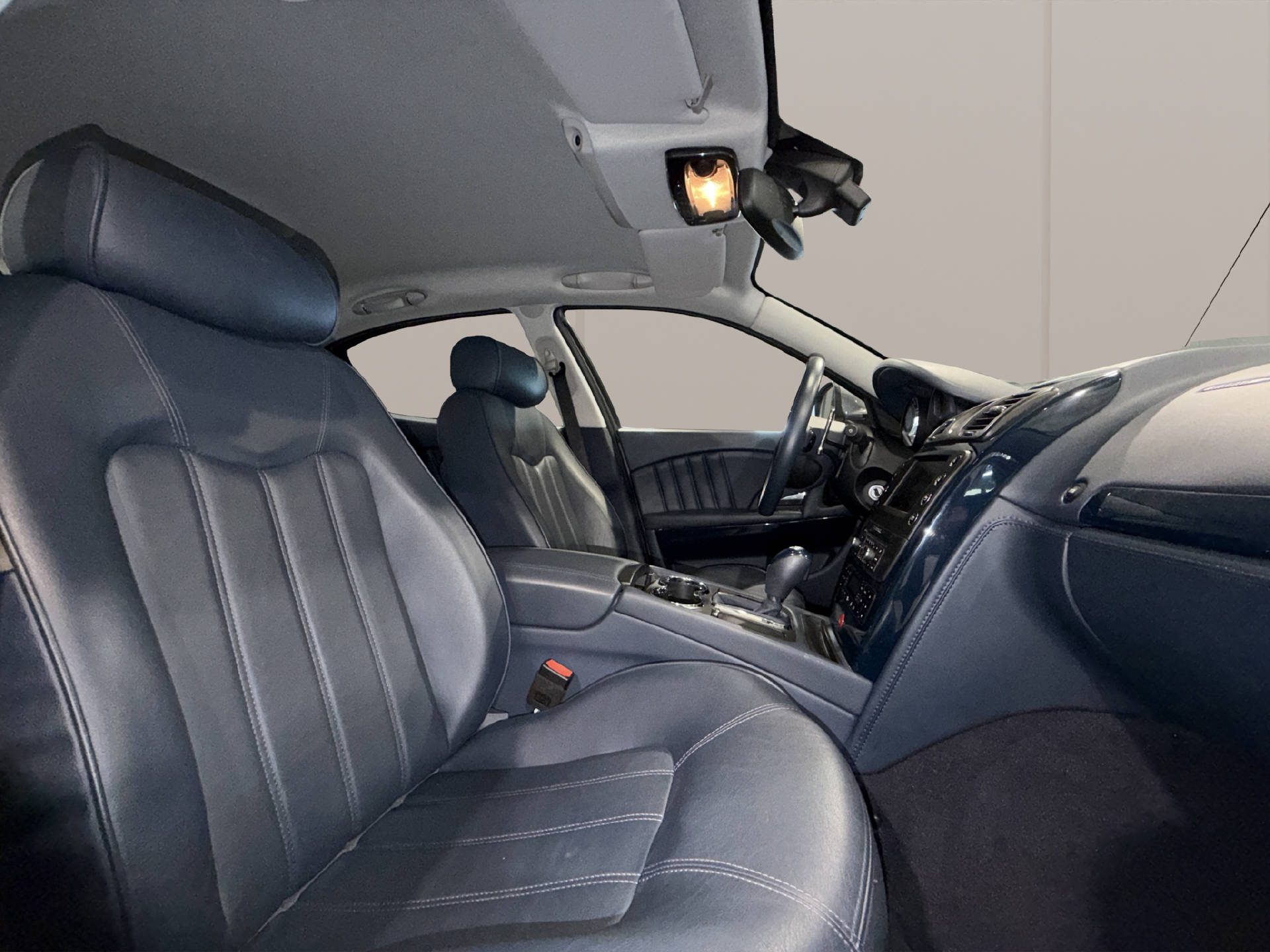 MASERATI Quattroporte 4.2 V8-image-15