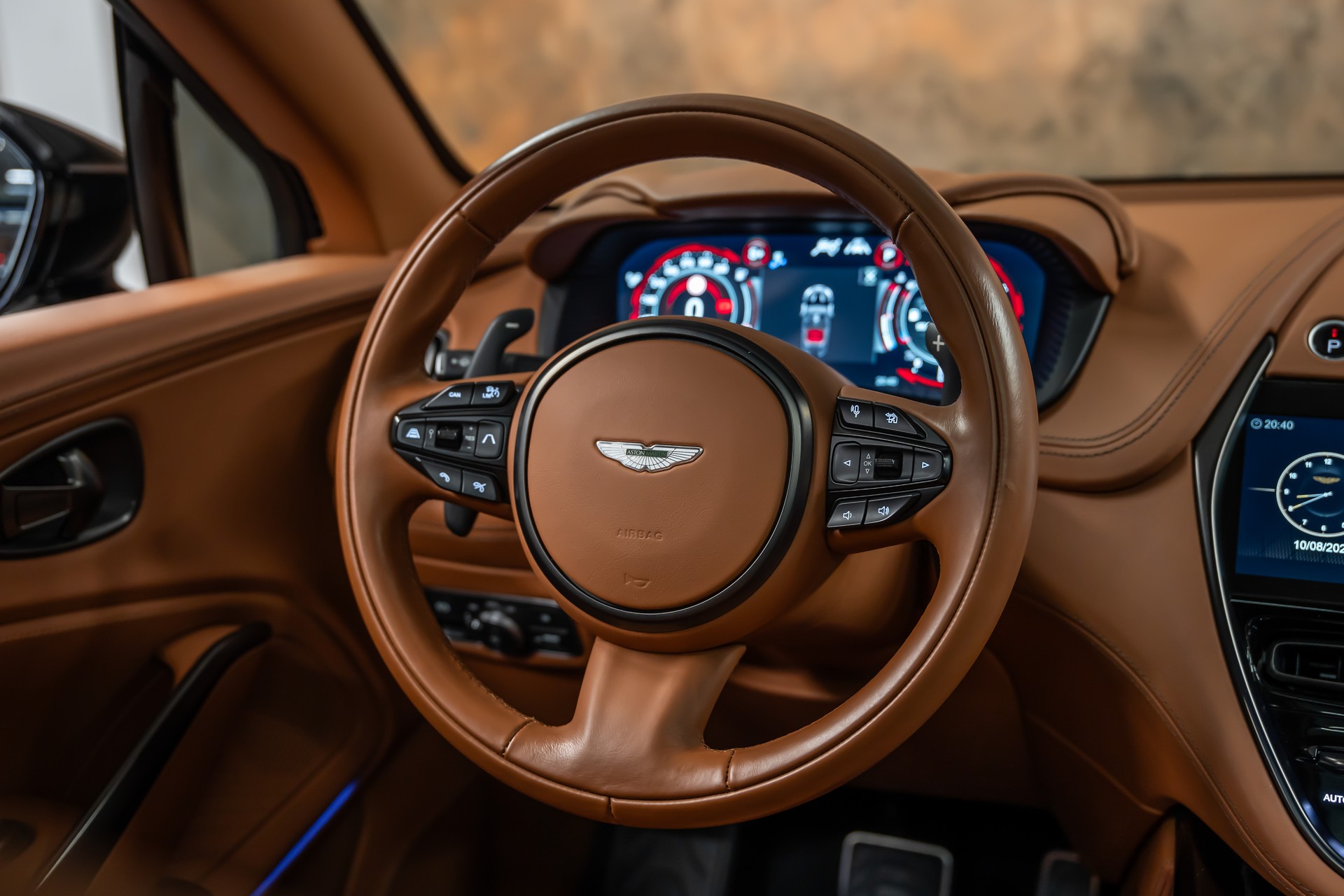 ASTON MARTIN DBX 707 4.0 V8 Bi-Turbo *Sonderlackierung*Garantie*23"*-image-22