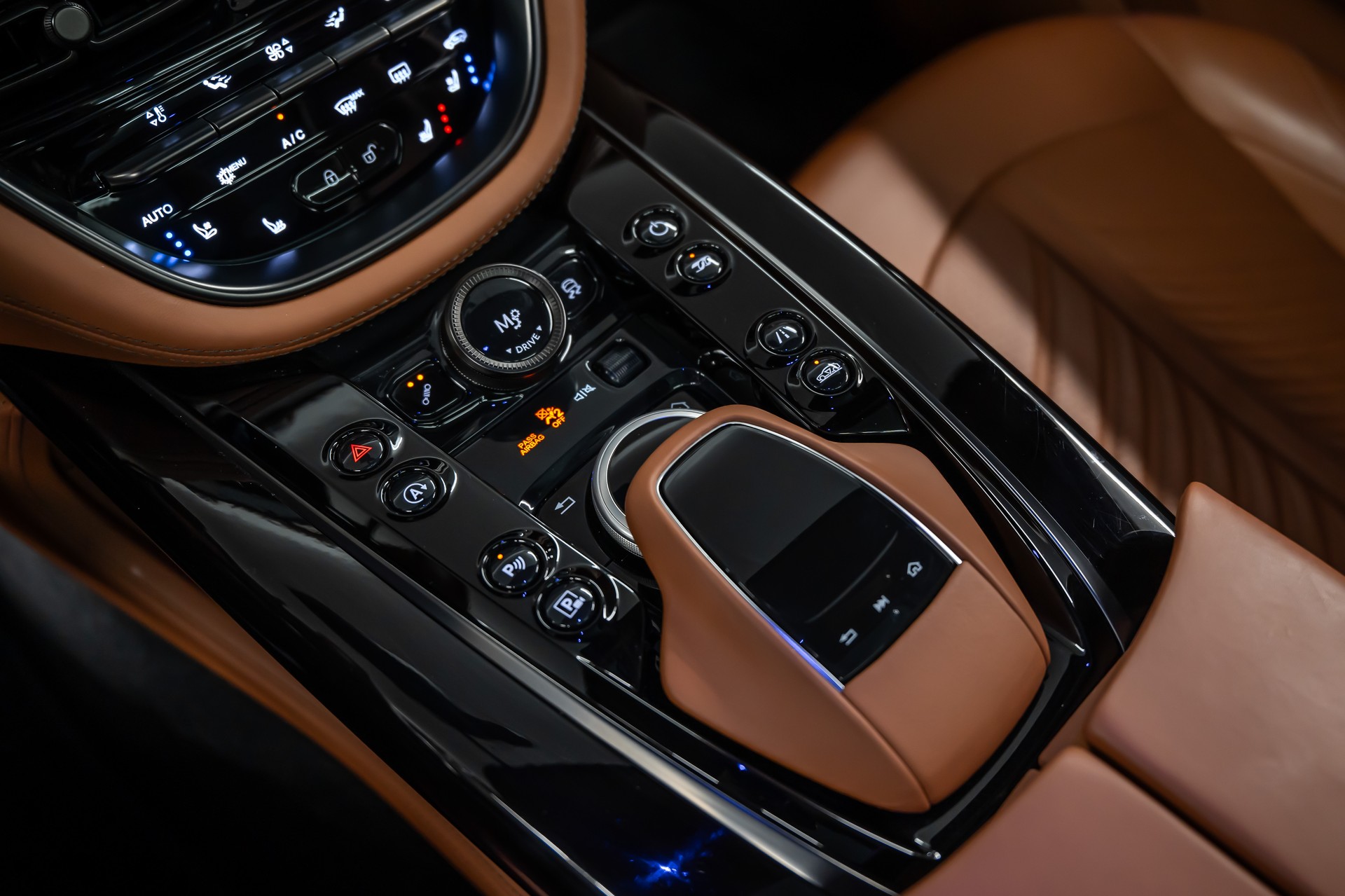 ASTON MARTIN DBX 707 4.0 V8 Bi-Turbo *Sonderlackierung*Garantie*23"*-image-27