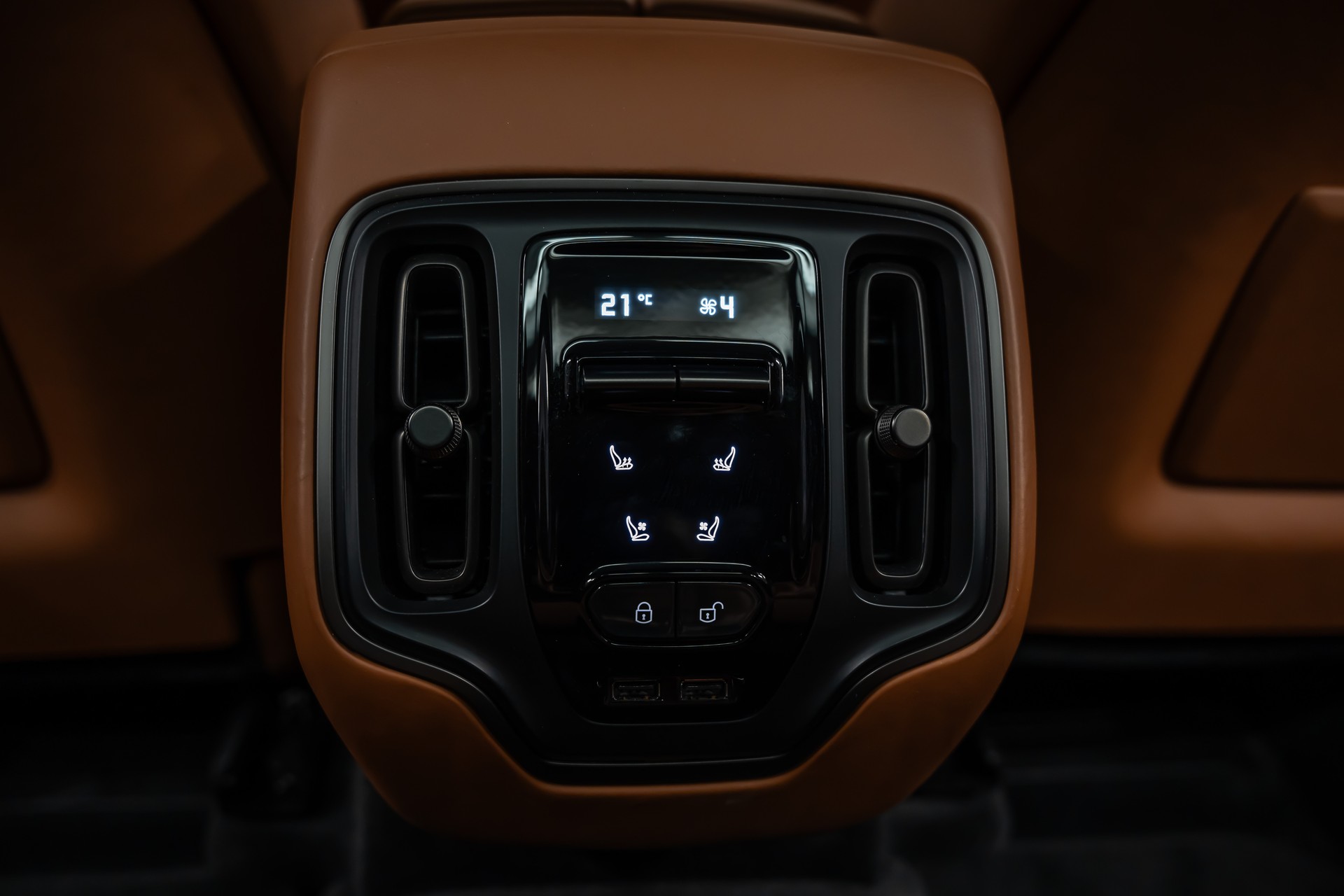 ASTON MARTIN DBX 707 4.0 V8 Bi-Turbo *Sonderlackierung*Garantie*23"*-image-20
