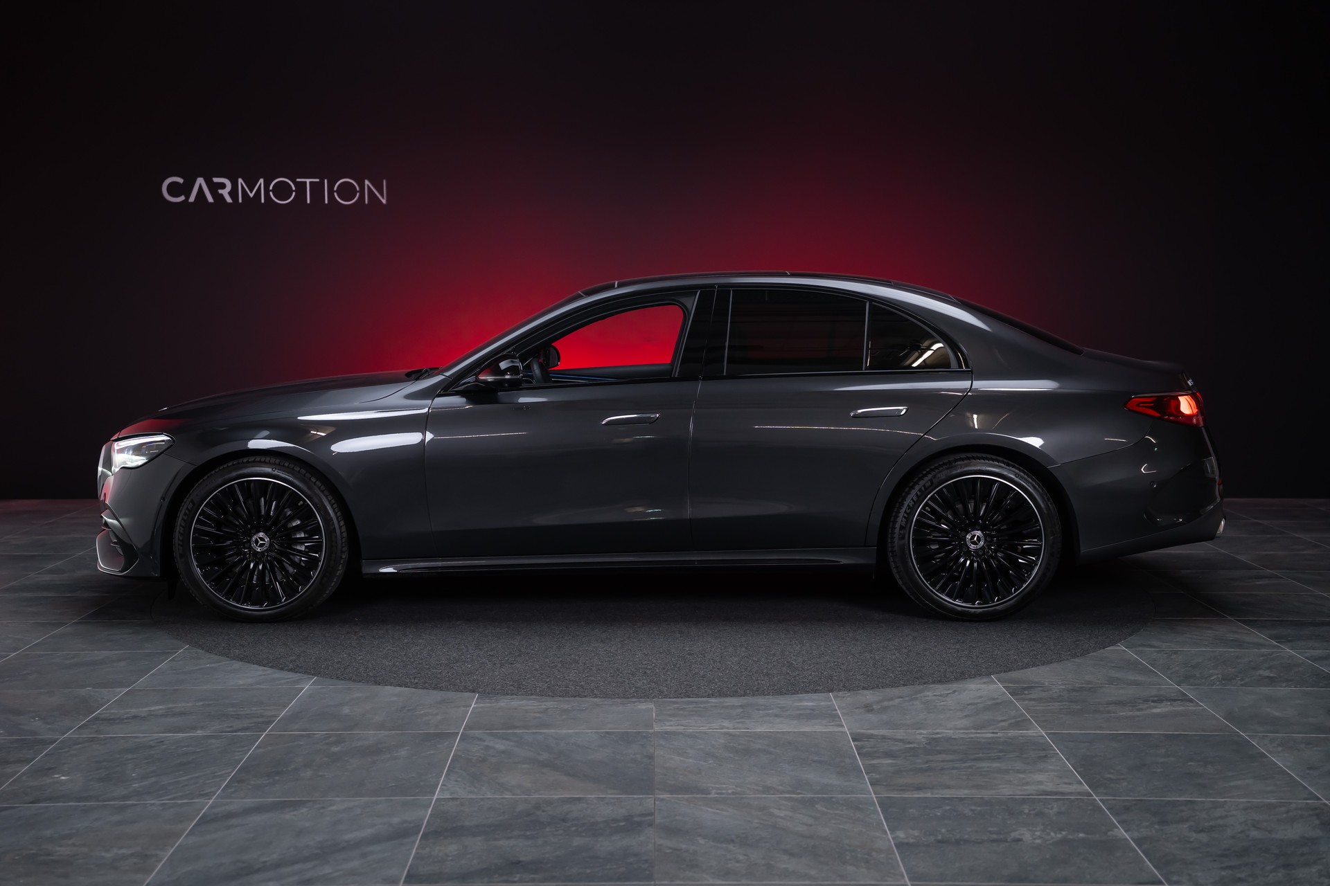 MERCEDES-BENZ E 220 d AMG Line Limousine / Hyperscreen / Panorama-Schiebedach / Burmester-image-9