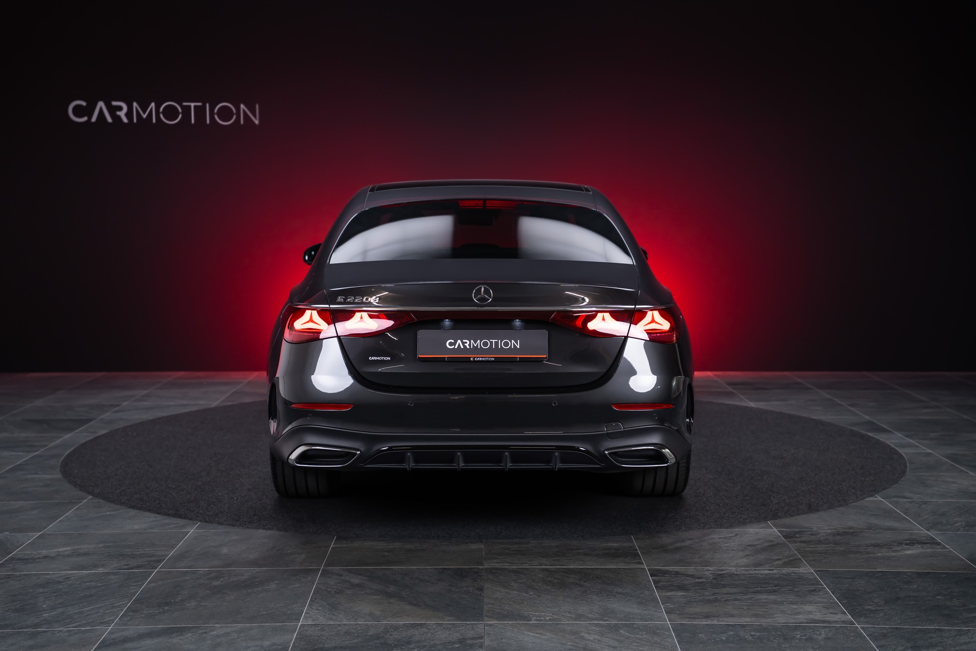 MERCEDES-BENZ E 220 d AMG Line Limousine / Hyperscreen / Panorama-Schiebedach / Burmester-image-5