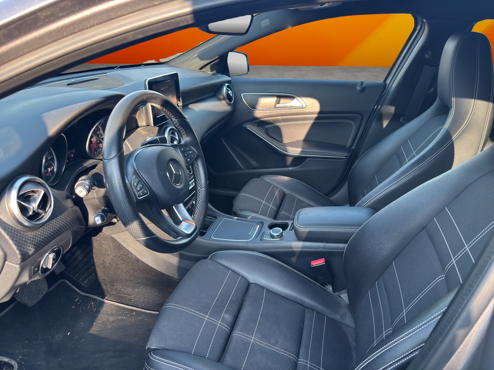 MERCEDES-BENZ A 200 Night Star 7G-DCT-image-9