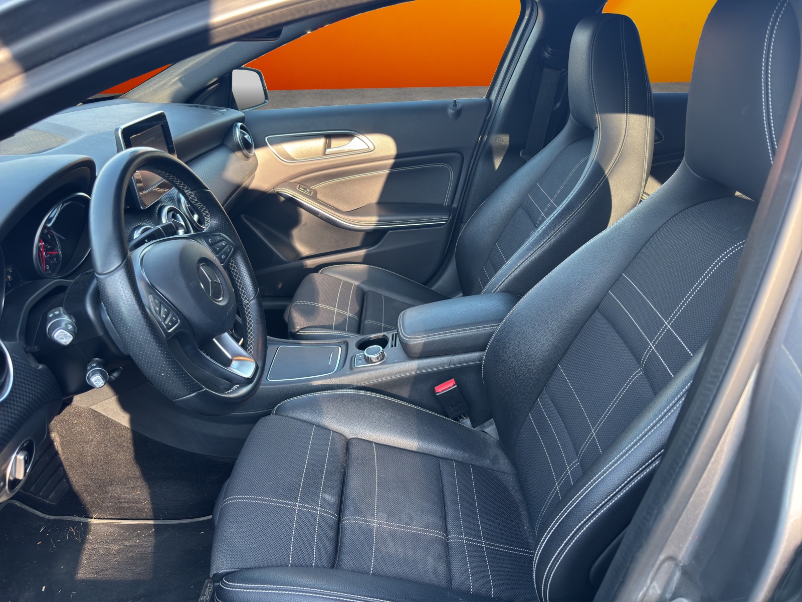 MERCEDES-BENZ A 200 Night Star 7G-DCT-image-10