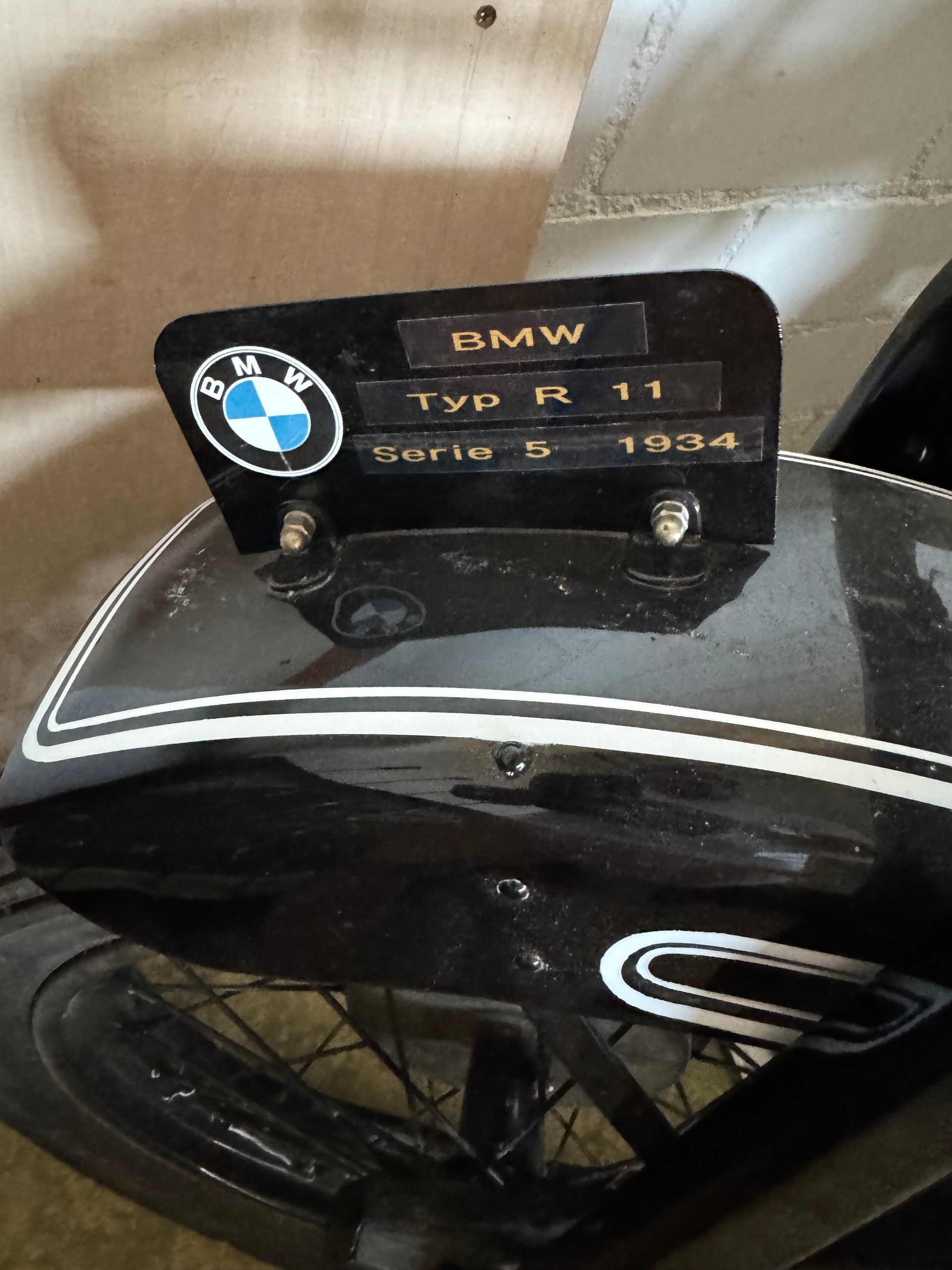 BMW R11 Version 5-image-1