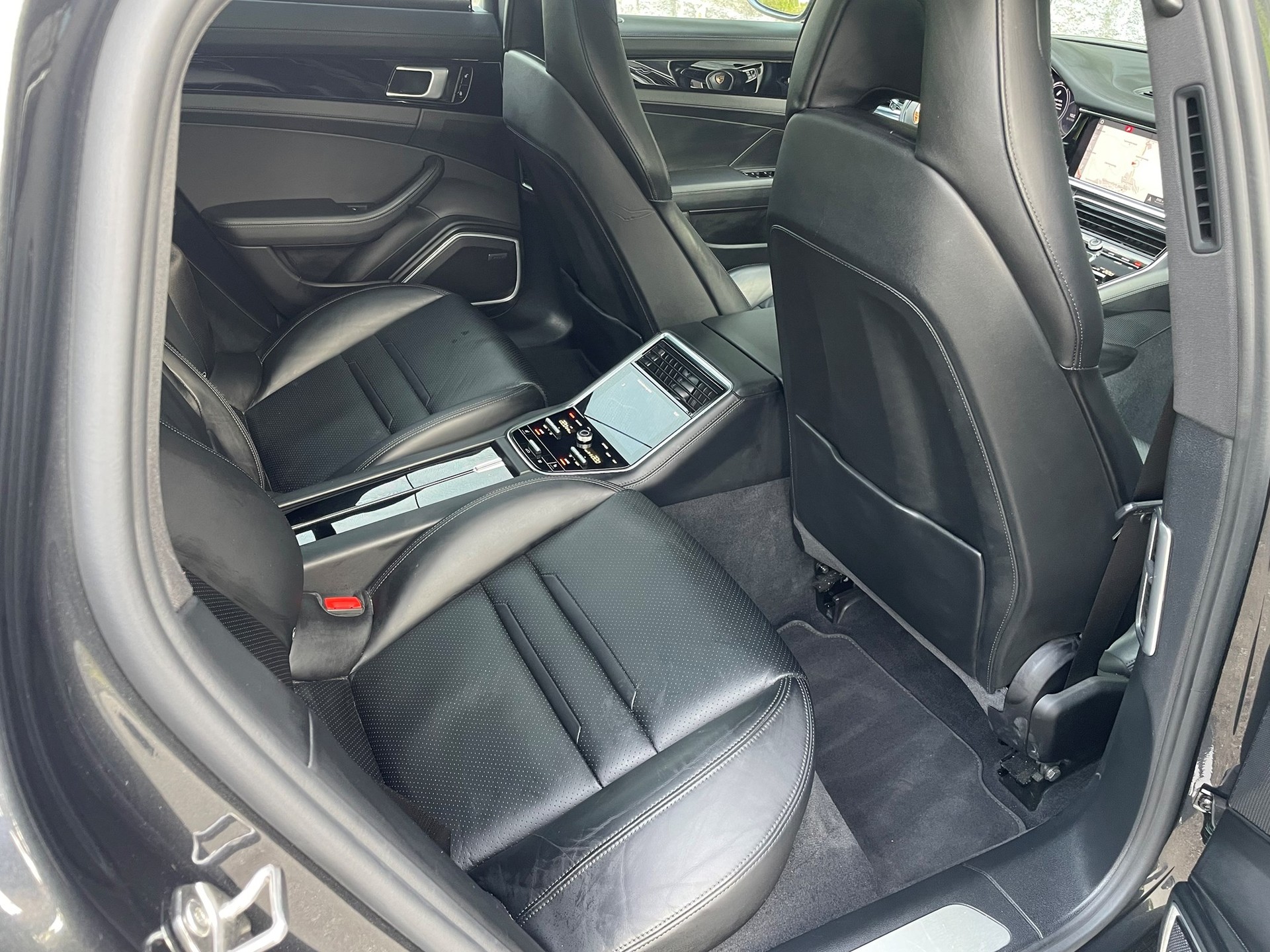 PORSCHE Panamera 4 E-Hybrid PDK-image-7