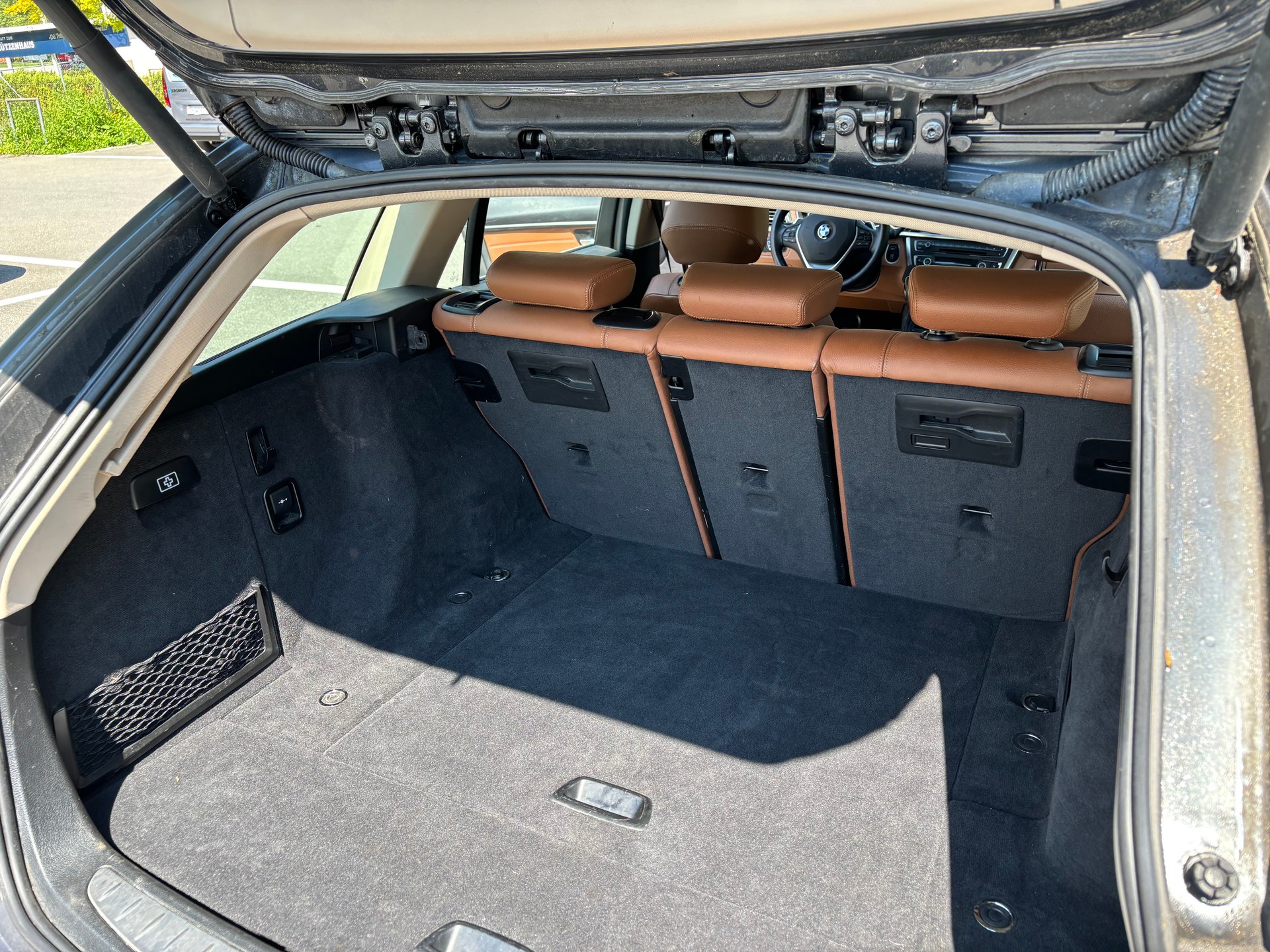 BMW 328i xDrive Touring Luxury Line Steptronic-image-12