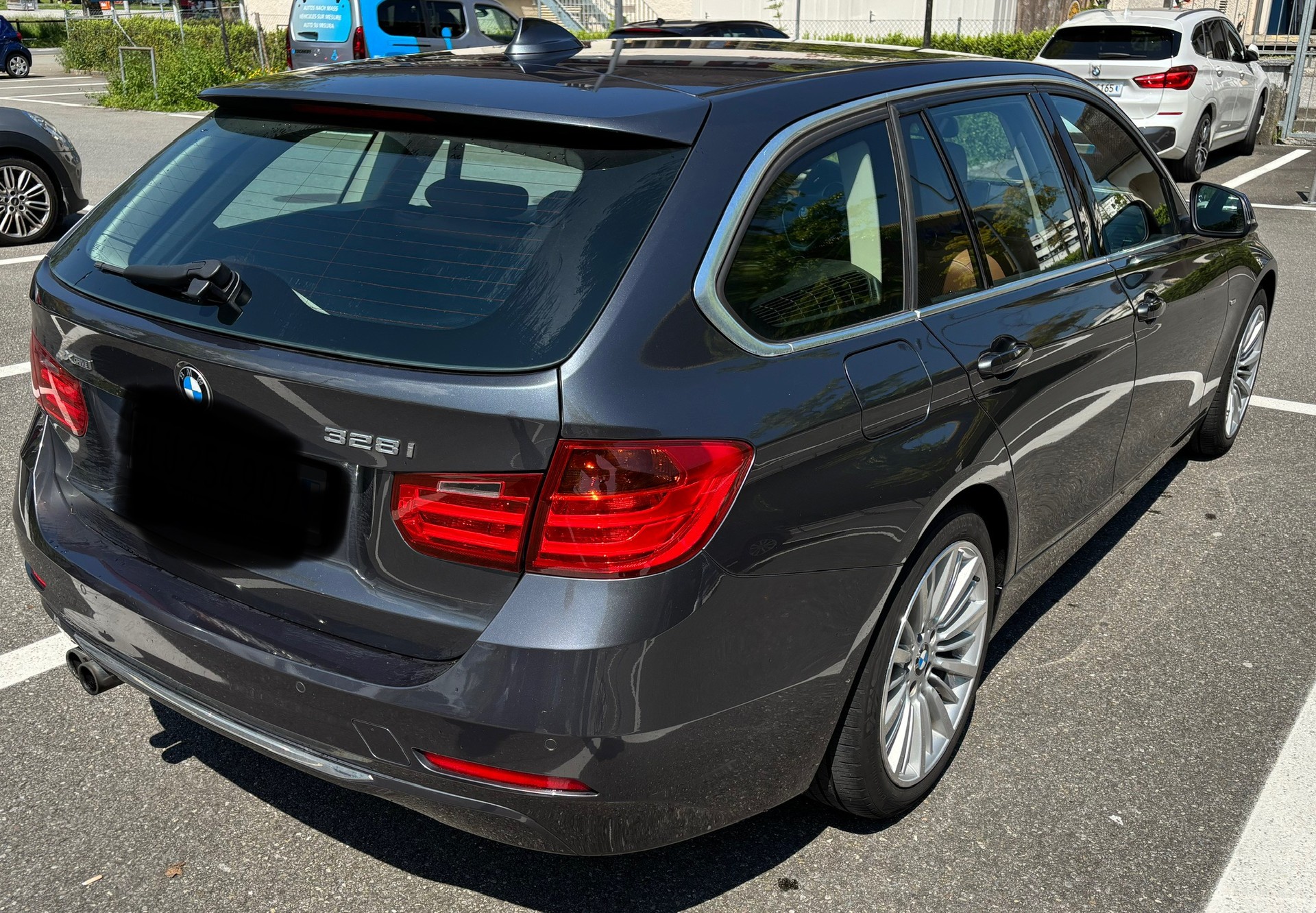 BMW 328i xDrive Touring Luxury Line Steptronic-image-3