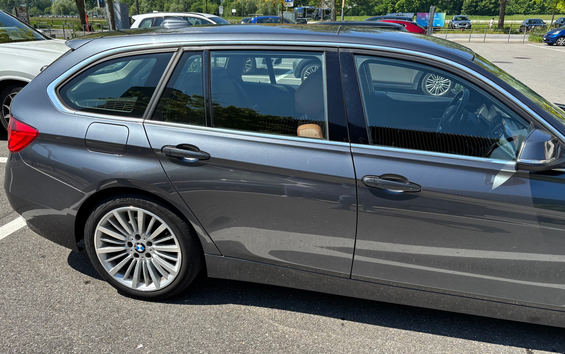 BMW 328i xDrive Touring Luxury Line Steptronic-image-2