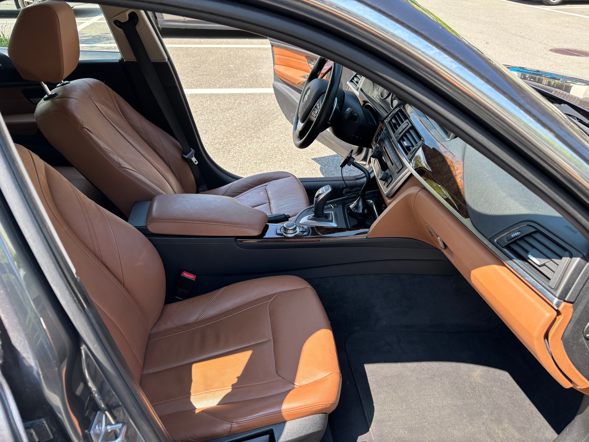 BMW 328i xDrive Touring Luxury Line Steptronic-image-11