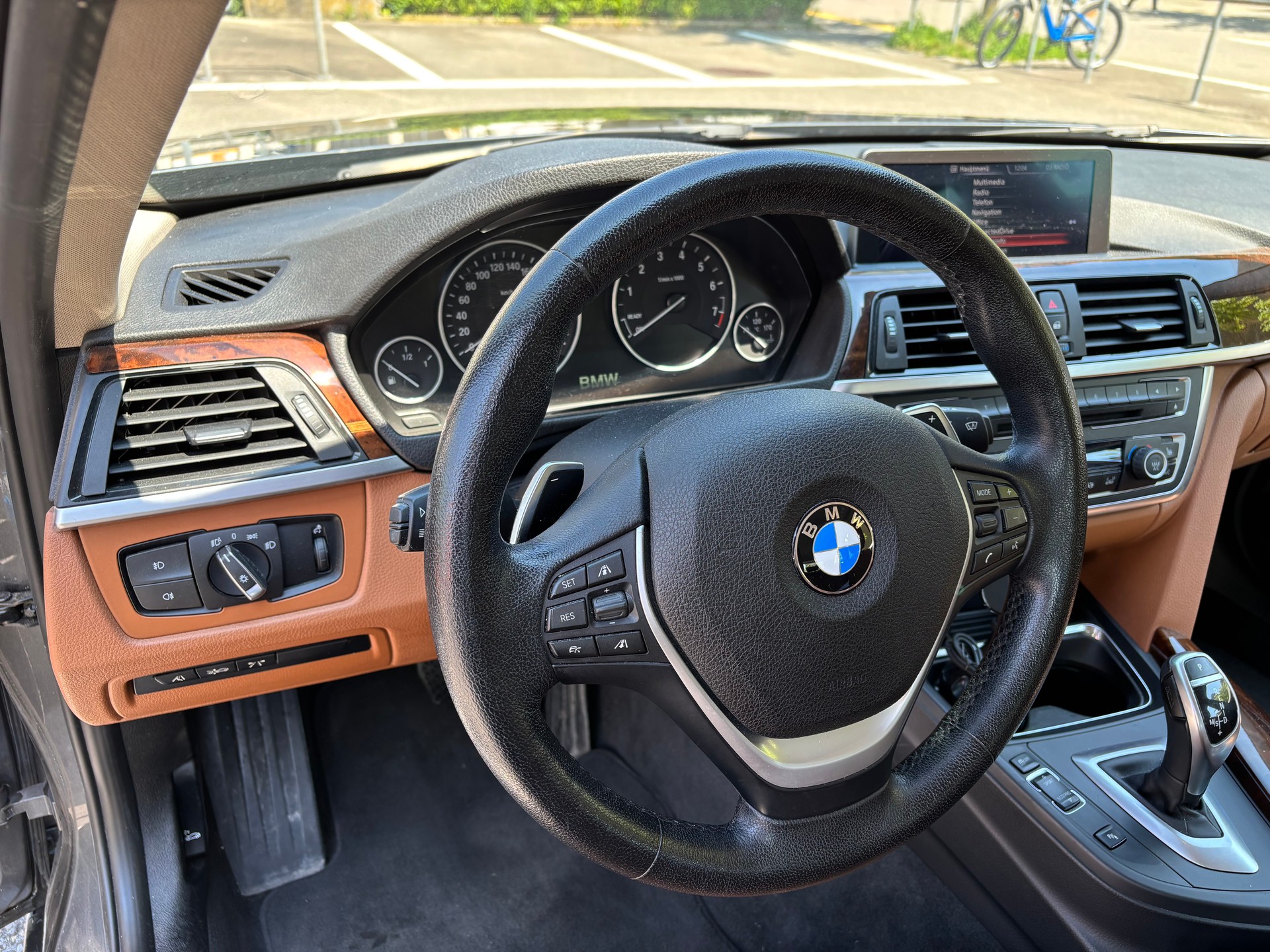 BMW 328i xDrive Touring Luxury Line Steptronic-image-8