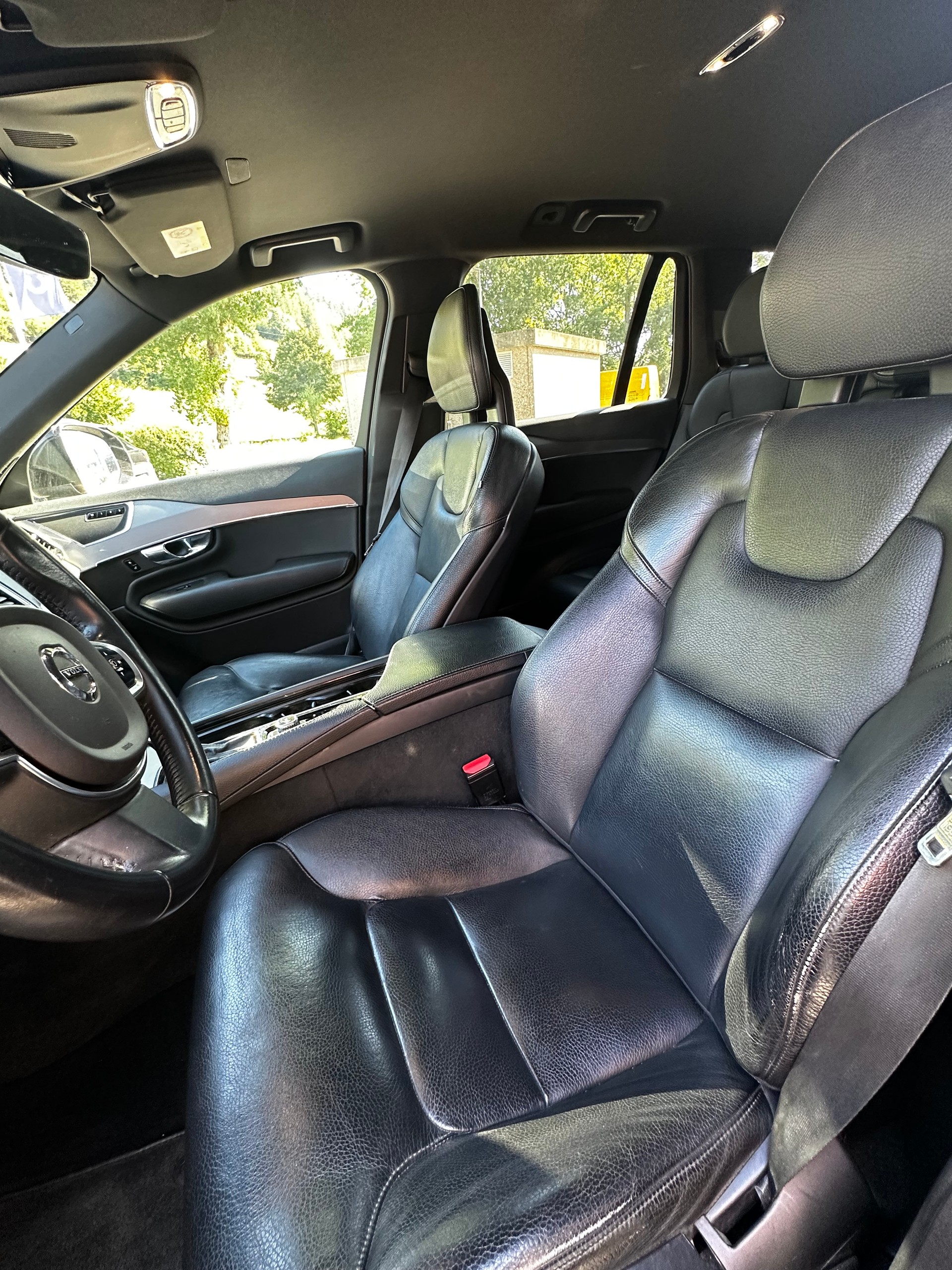 VOLVO XC90 D5 AWD Inscription Geartronic-image-5