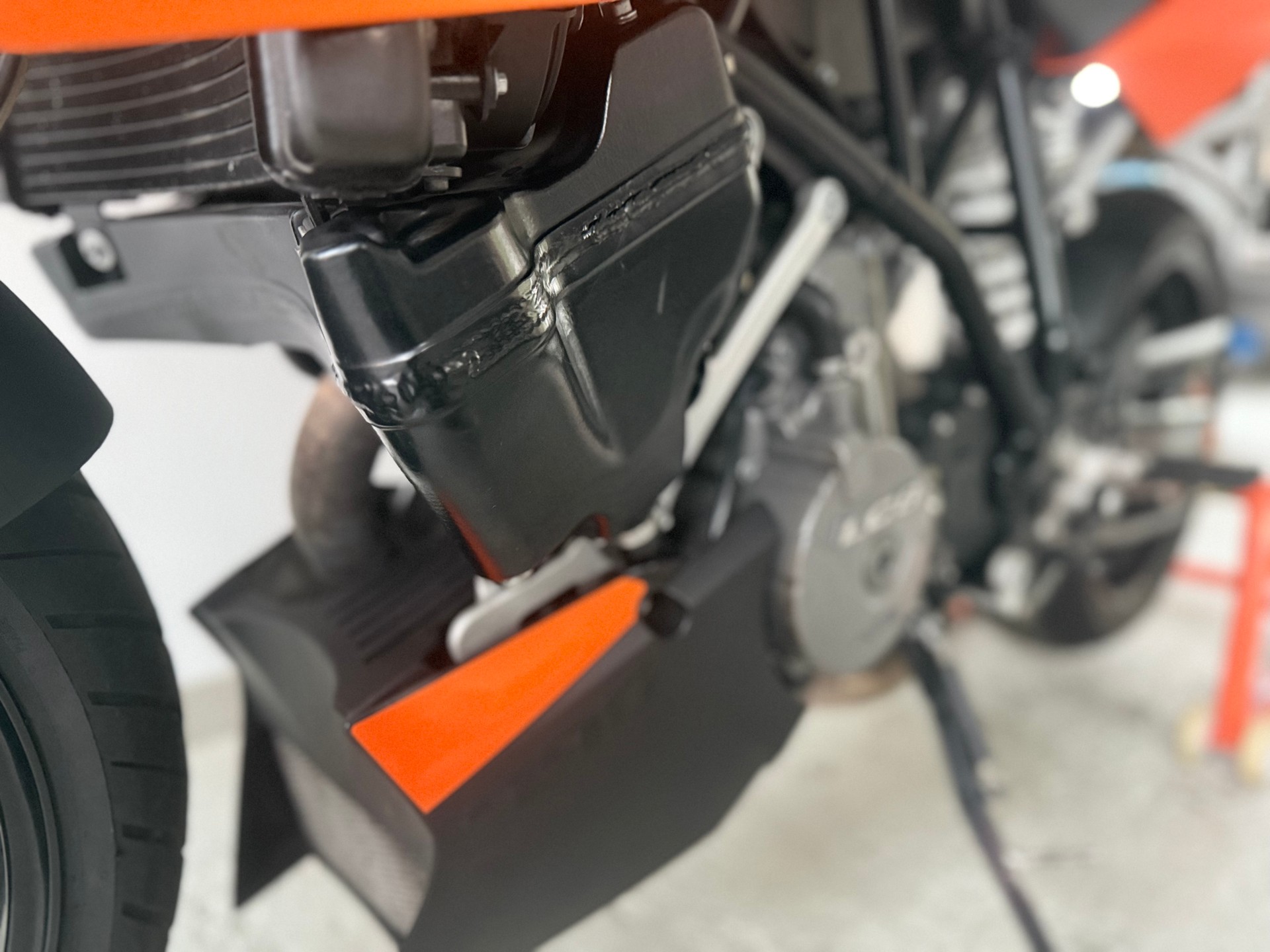 KTM 990 Super Duke-image-11