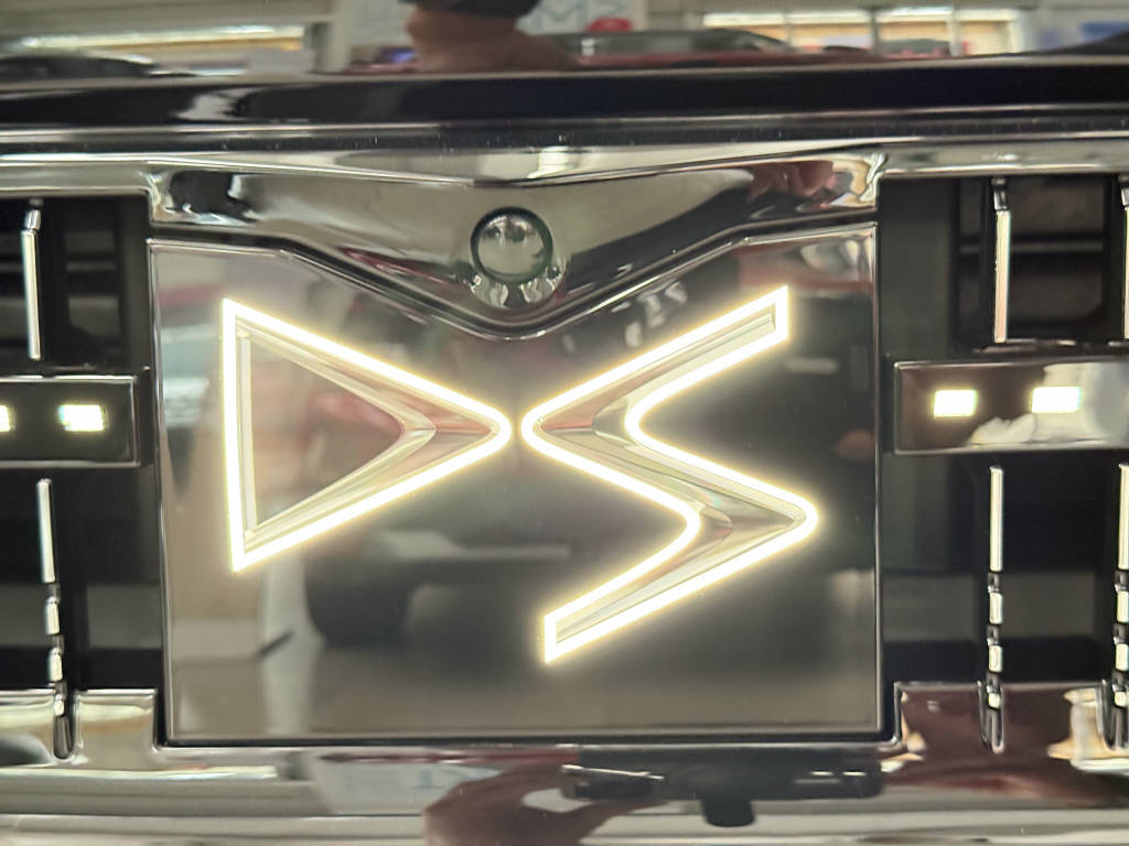 DS AUTOMOBILES No4 HYBRIDE 145 e-DCS6 Pallas-image-12