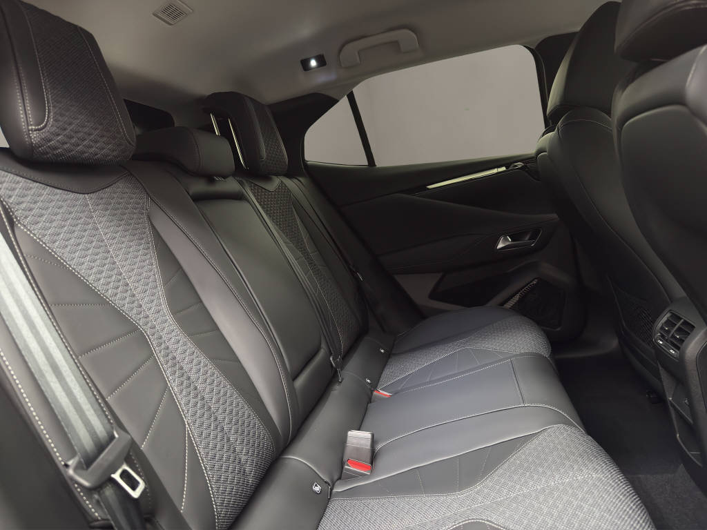 DS AUTOMOBILES No4 HYBRIDE 145 e-DCS6 Pallas-image-6