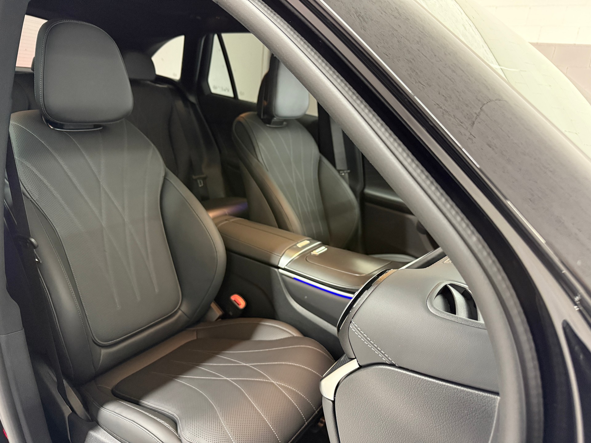 MERCEDES-BENZ GLC 300 4MATIC-image-9