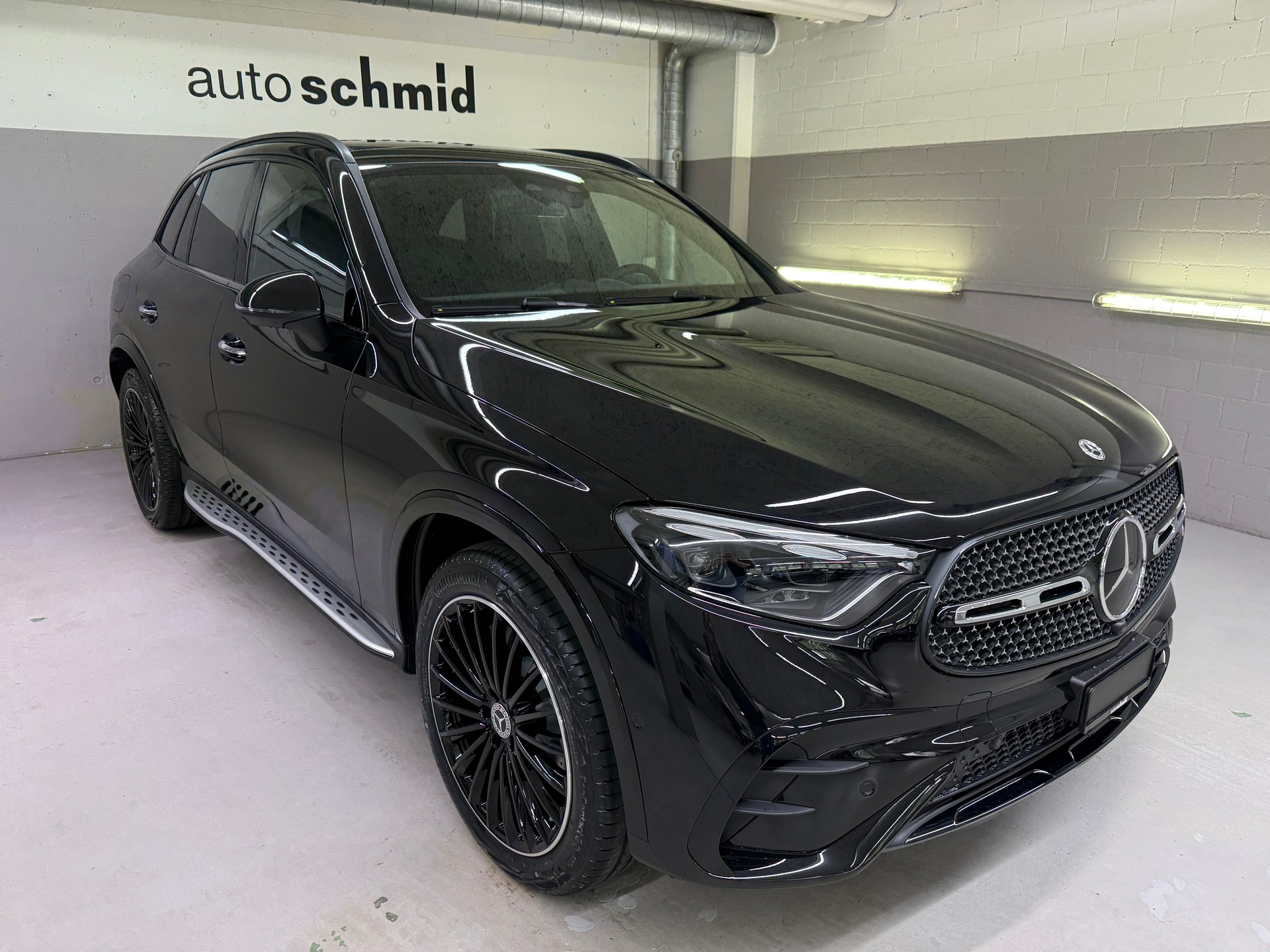MERCEDES-BENZ GLC 300 4MATIC-showroom-element-1