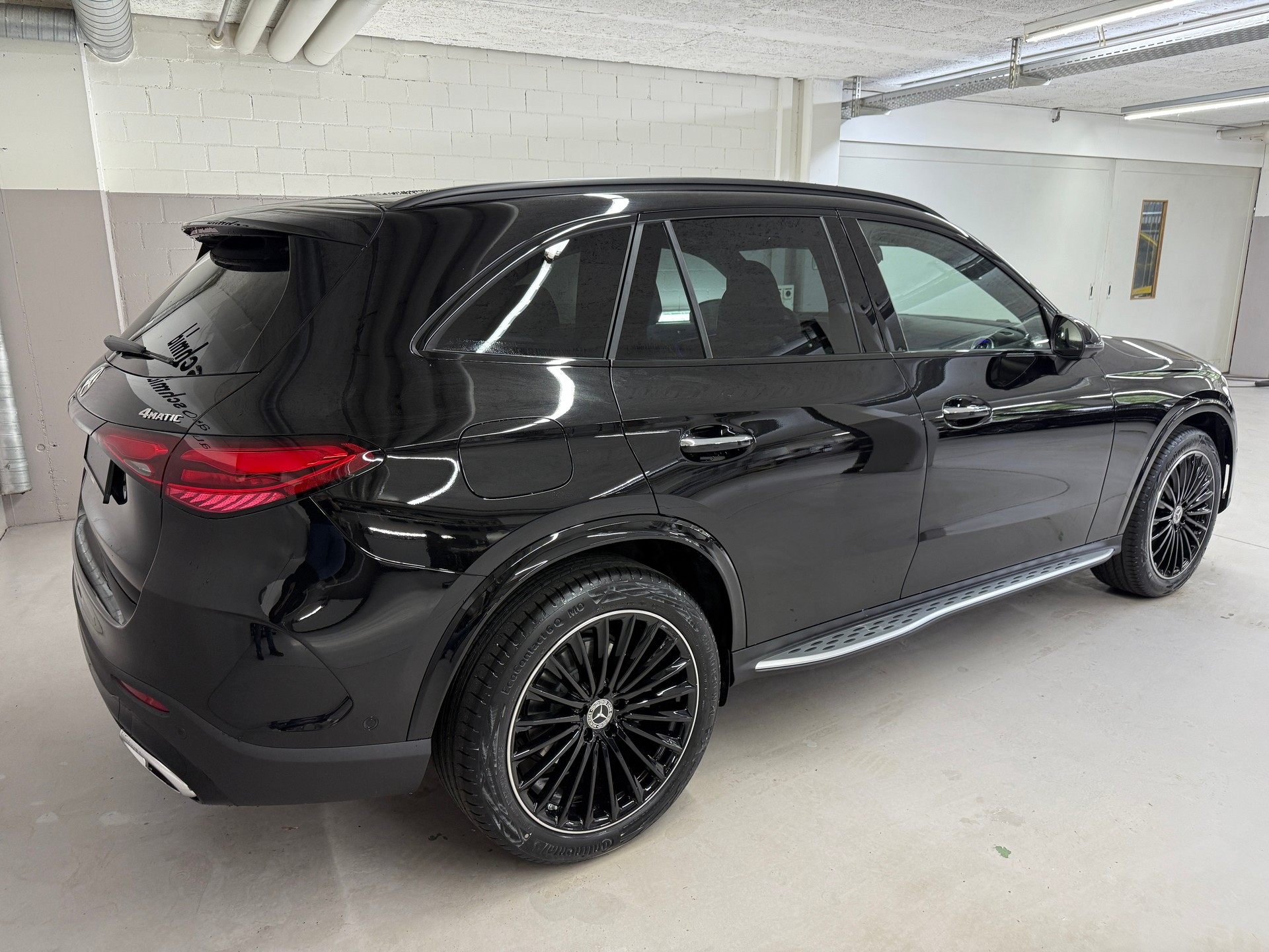 MERCEDES-BENZ GLC 300 4MATIC-showroom-element-3