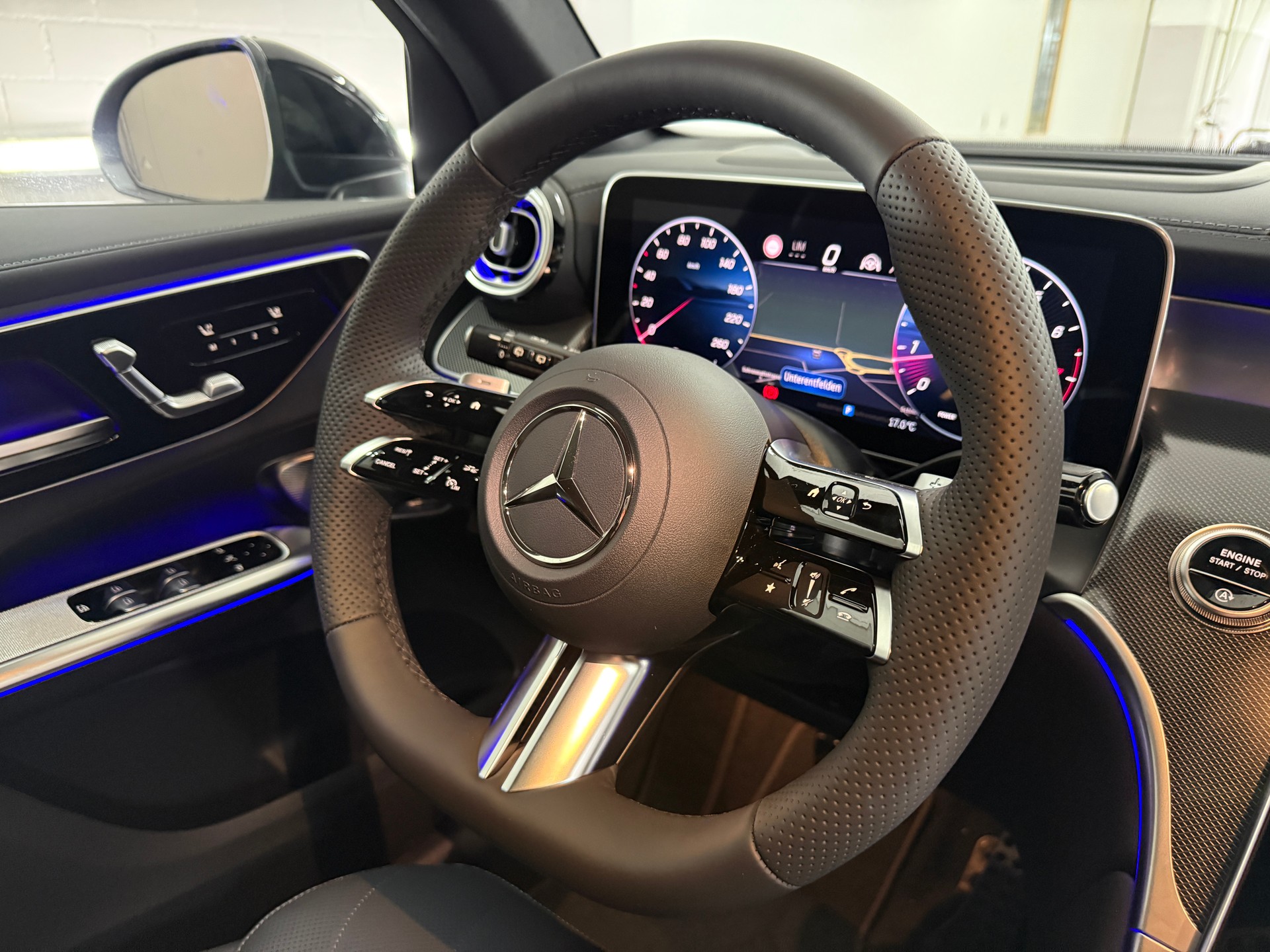 MERCEDES-BENZ GLC 300 4MATIC-image-15