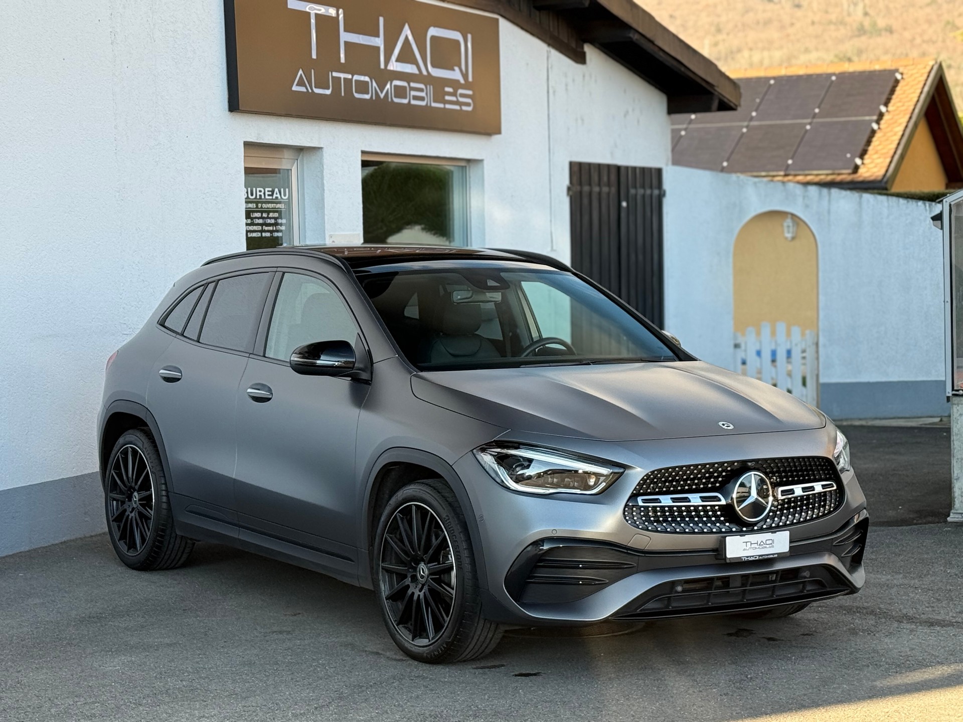 MERCEDES-BENZ GLA 200 AMG Line 7G-DCT GREY MATT-image-10