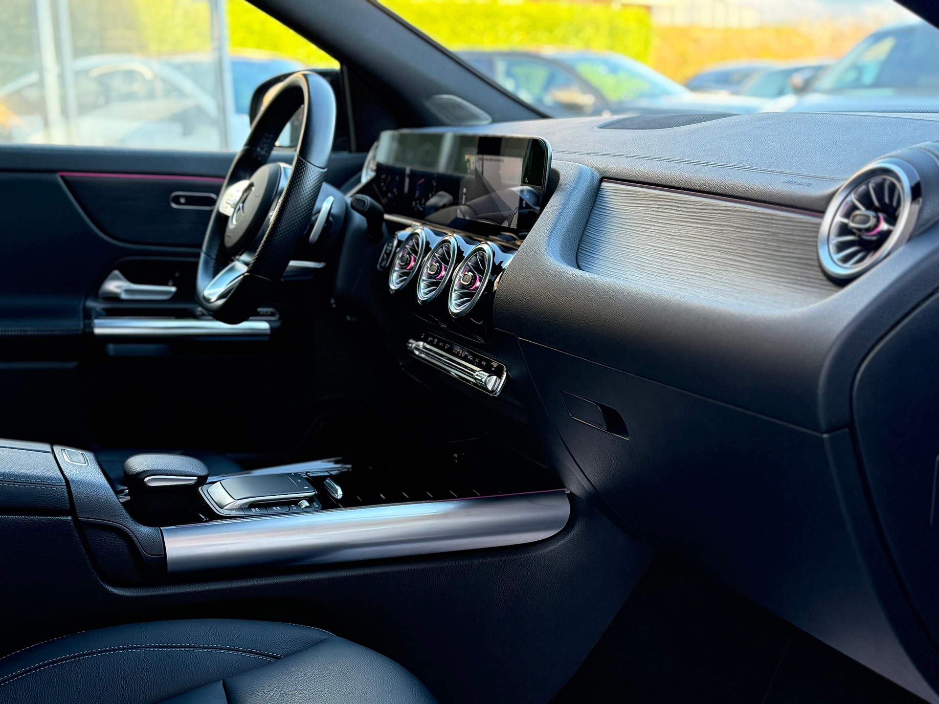 MERCEDES-BENZ GLA 200 AMG Line 7G-DCT GREY MATT-image-22