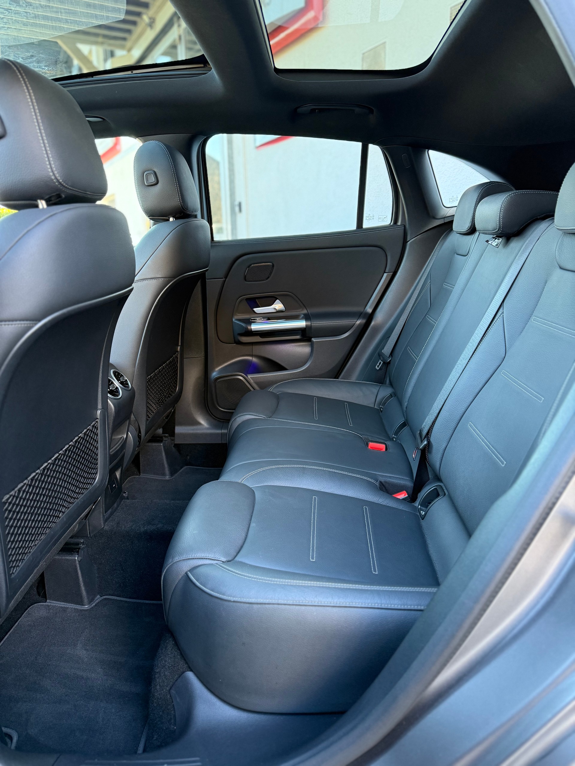 MERCEDES-BENZ GLA 200 AMG Line 7G-DCT GREY MATT-image-15