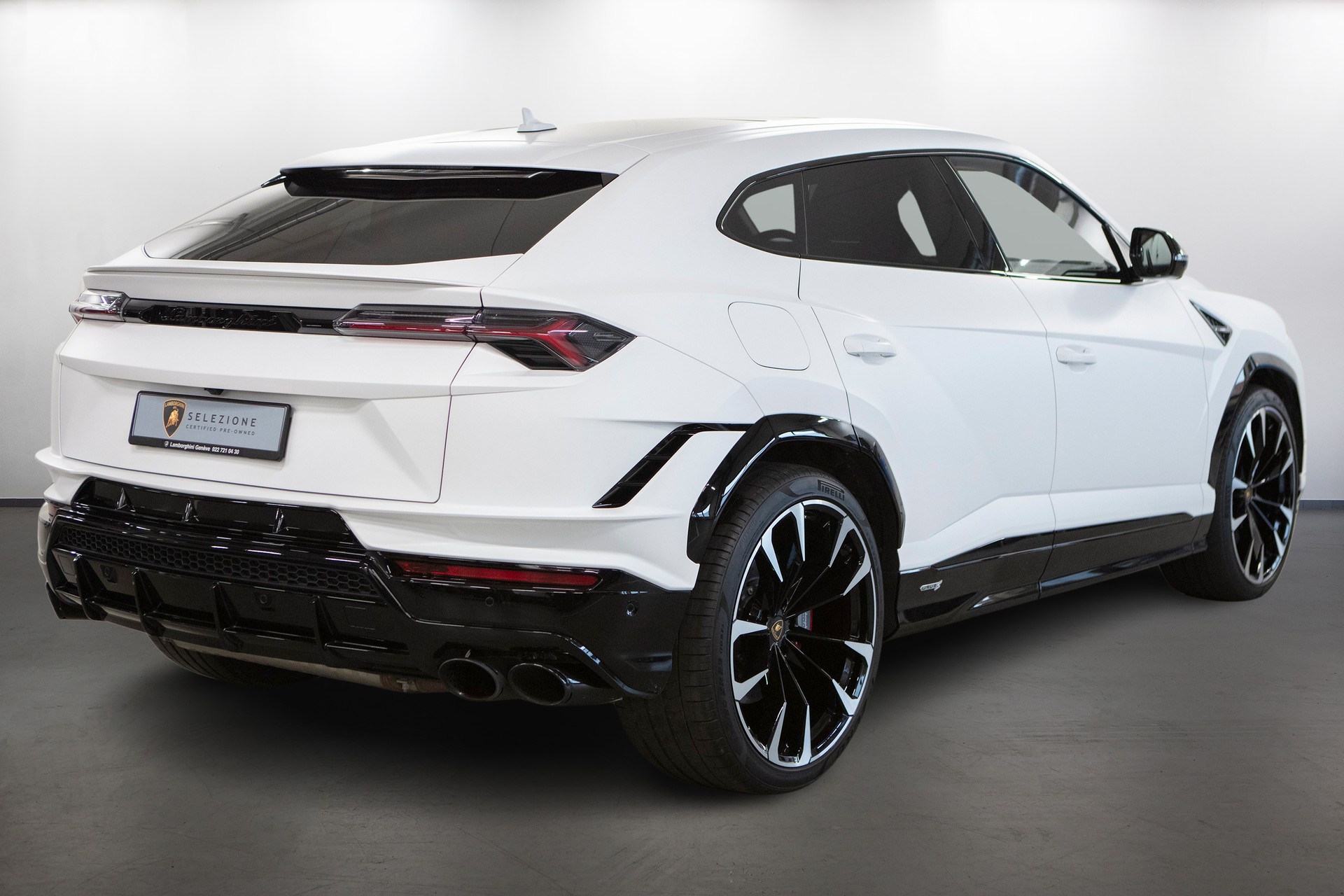LAMBORGHINI Urus S E-Gear-showroom-element-2