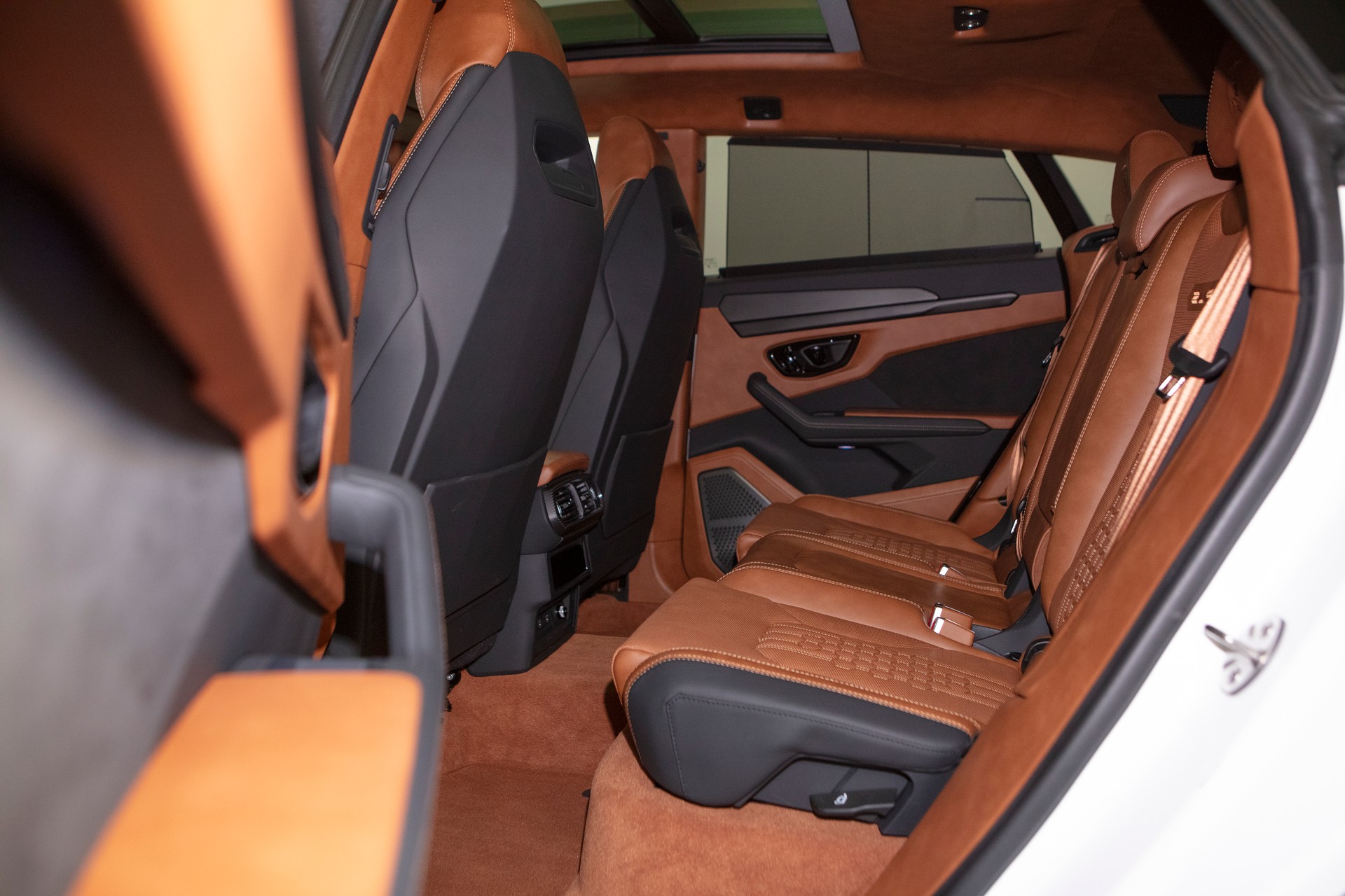 LAMBORGHINI Urus S E-Gear-image-7