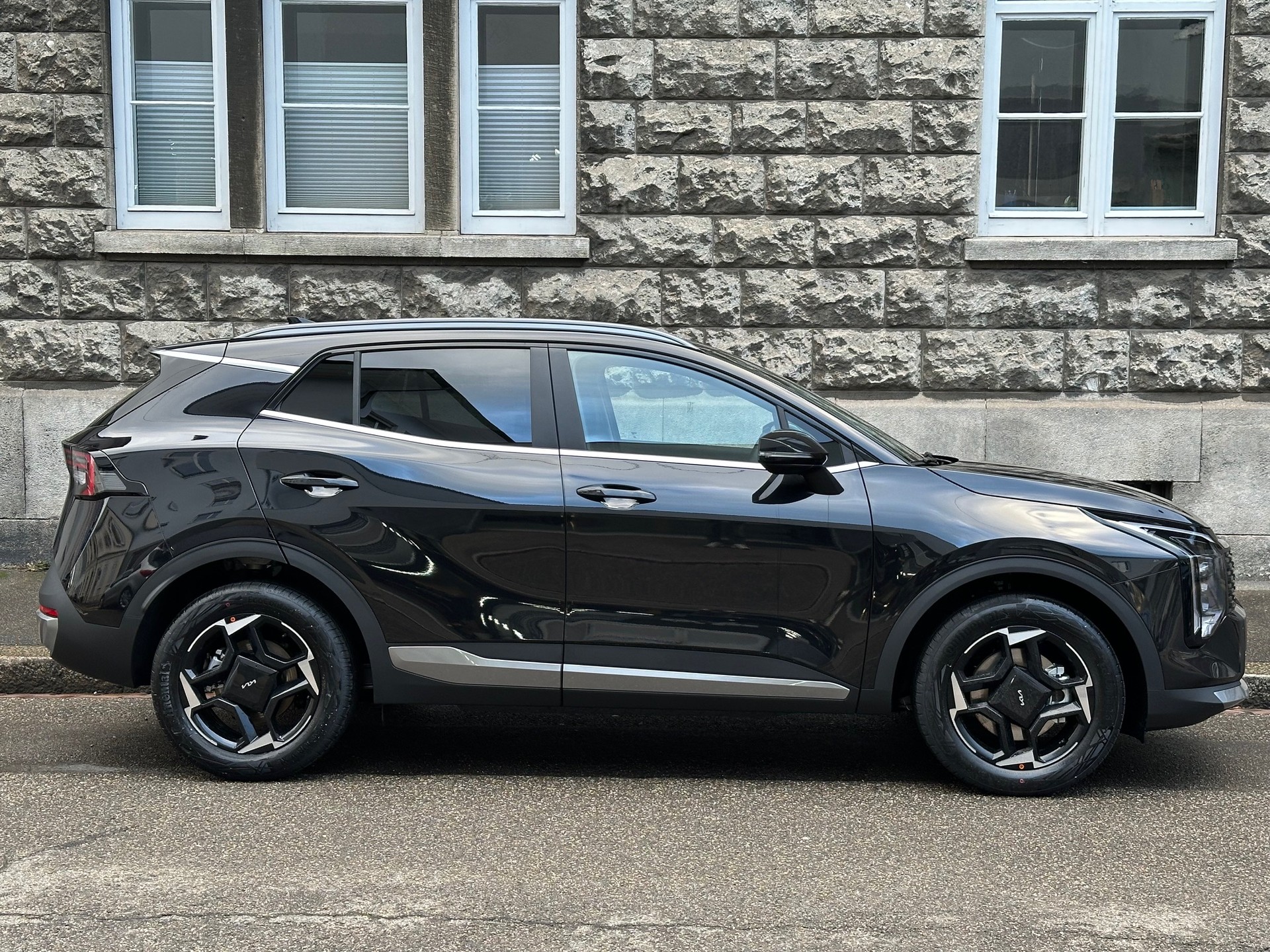 KIA Sportage 1.6T-GDi HEV Power Edition 4x4 A-showroom-element-3