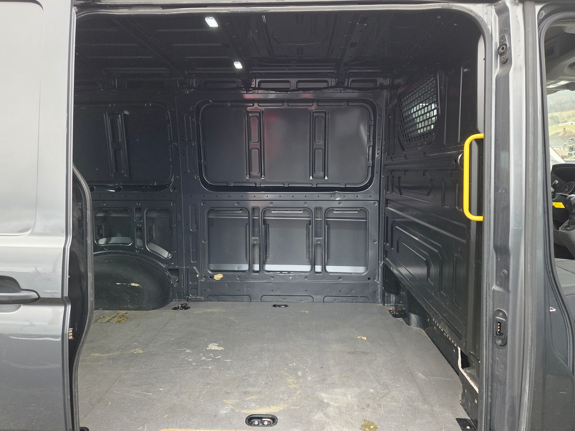VW Crafter 35 2.0 BiTDI Entry L3 A-image-9