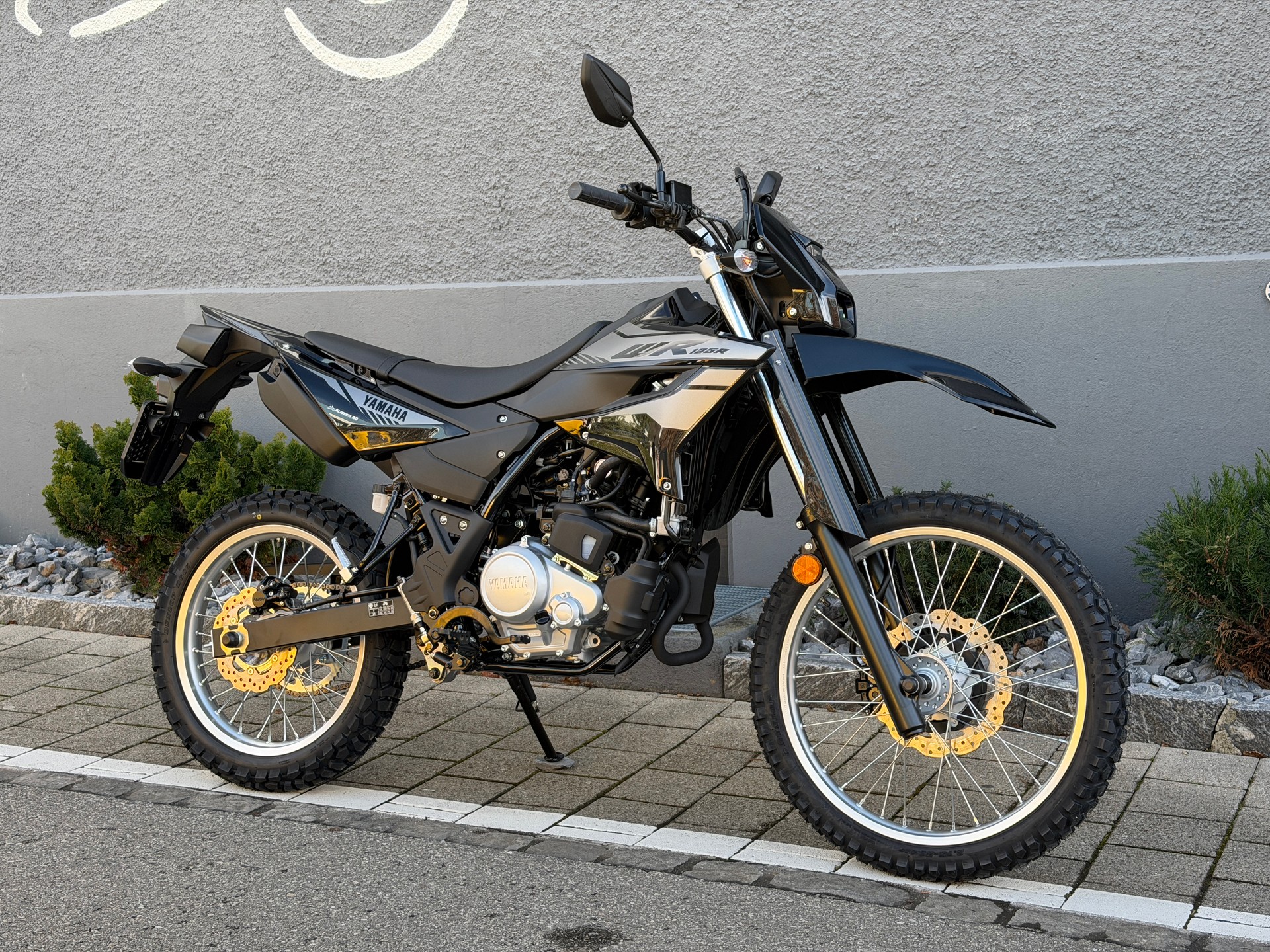 YAMAHA WR 125 R 2026-image-9