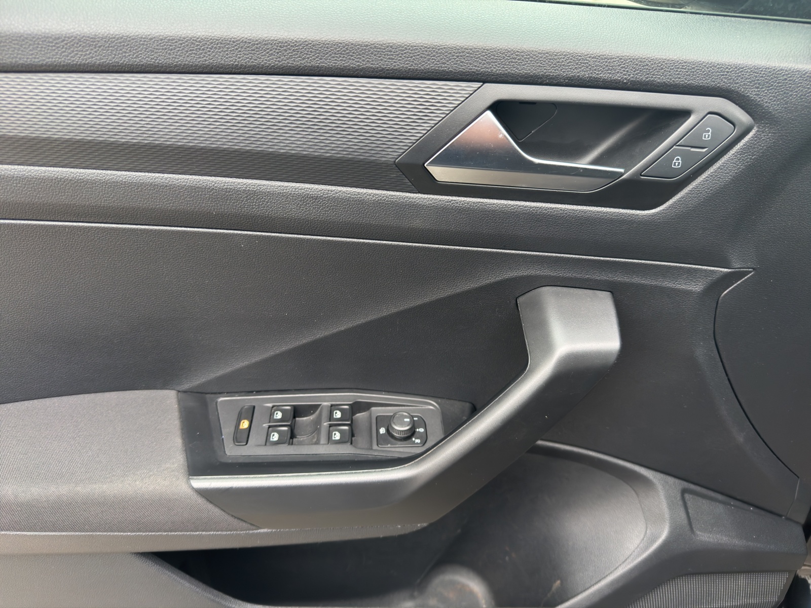 VW T-Roc 1.0 TSI Value-image-9