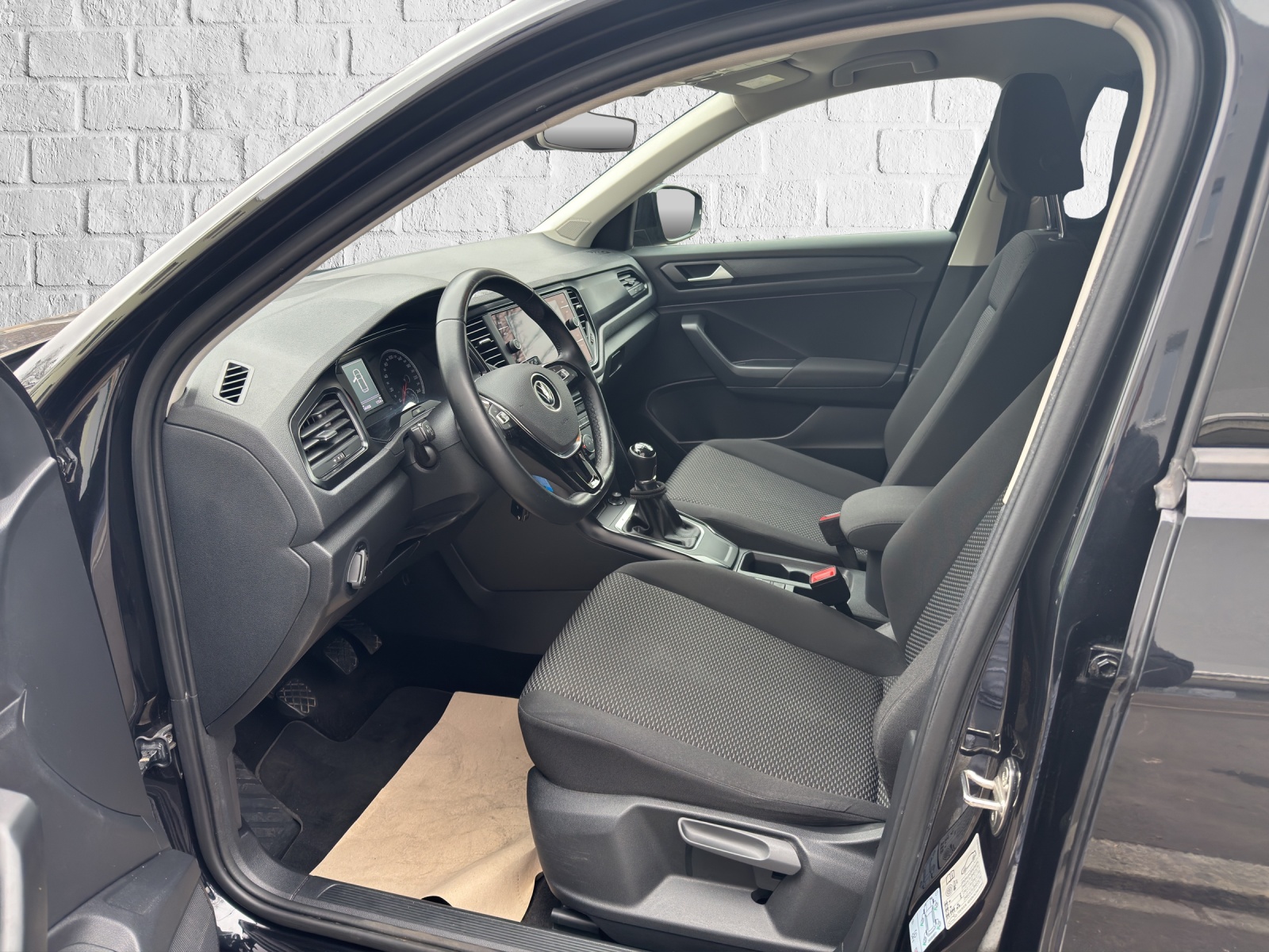 VW T-Roc 1.0 TSI Value-image-8