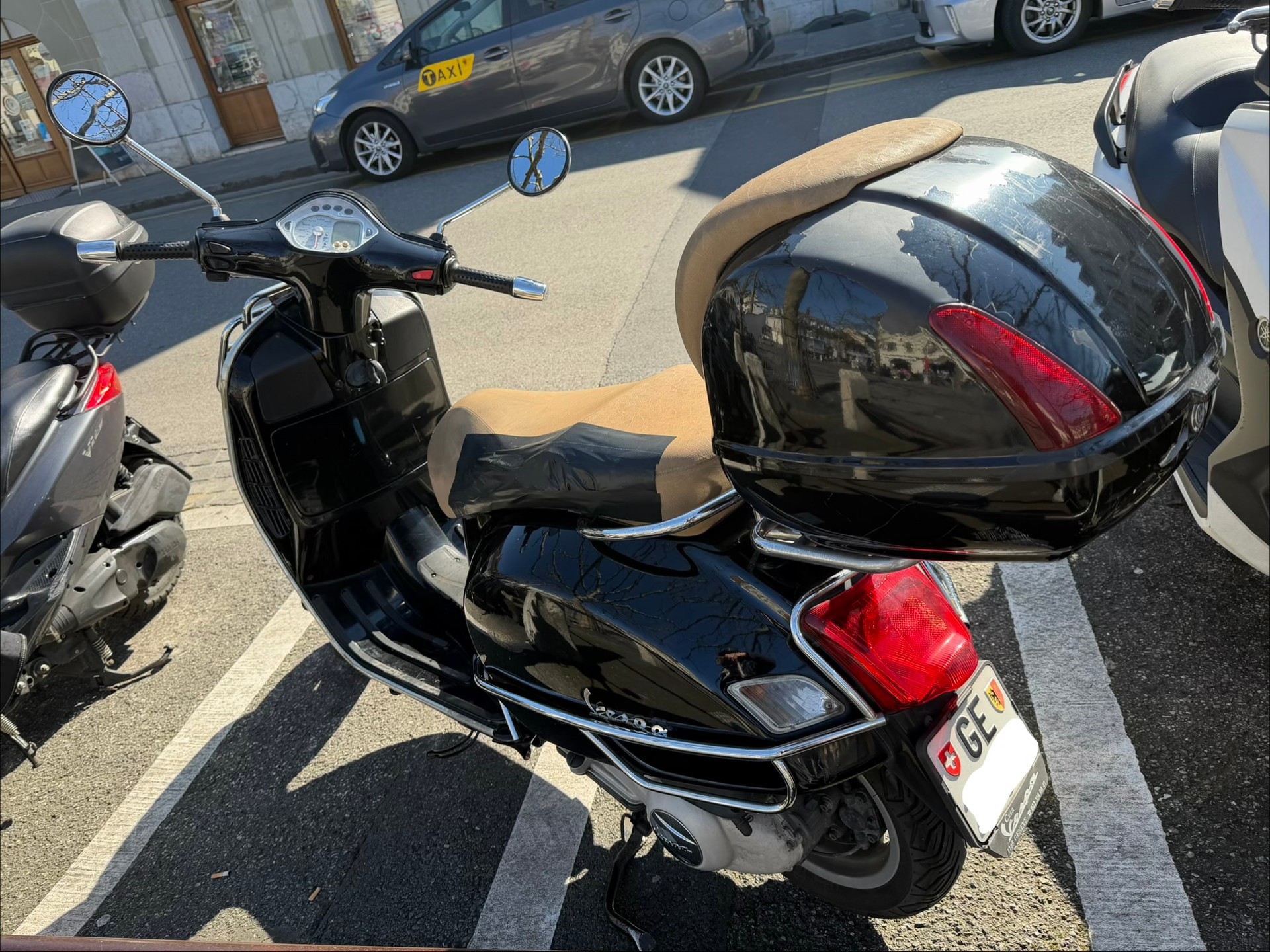 PIAGGIO Vespa GTS 250 i.e.-image-9