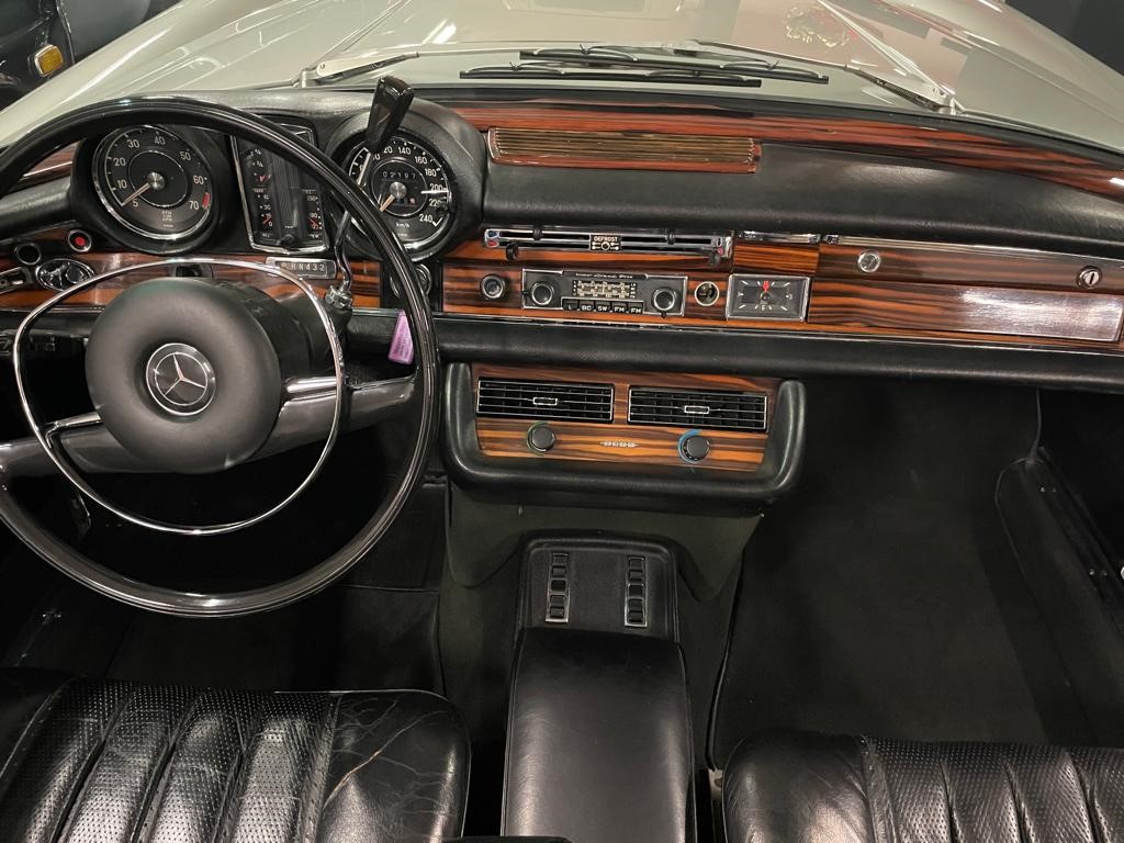 MERCEDES-BENZ 280SE 3.5 Cabriolet V8 Flachkühler Silver-image-4
