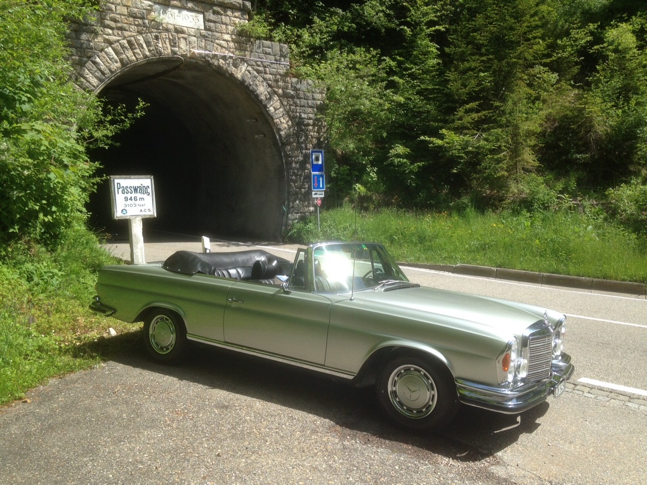 MERCEDES-BENZ 280SE 3.5 Cabriolet V8 Flachkühler Silver-image-2
