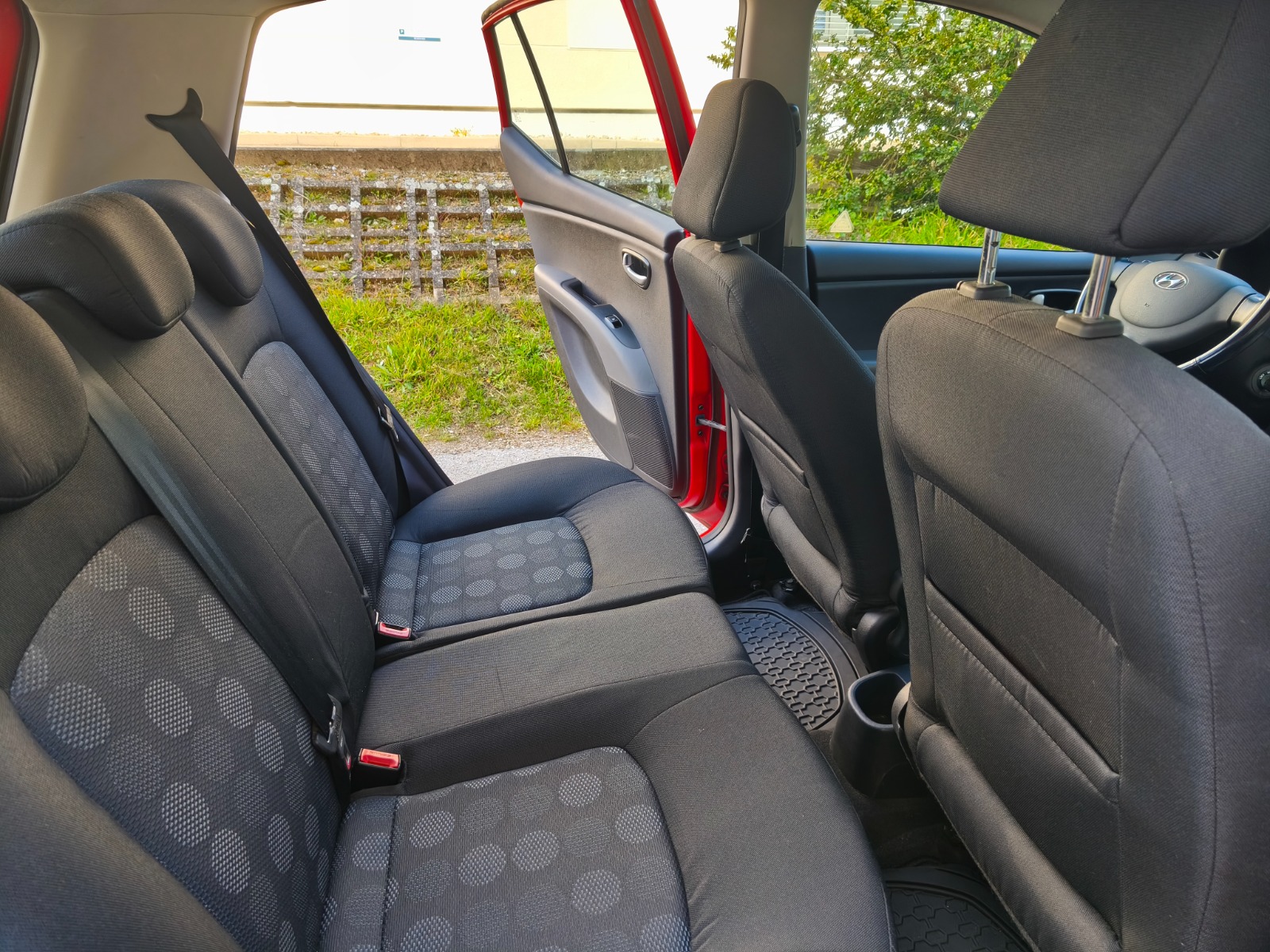 HYUNDAI i10 1.1 Style-image-8
