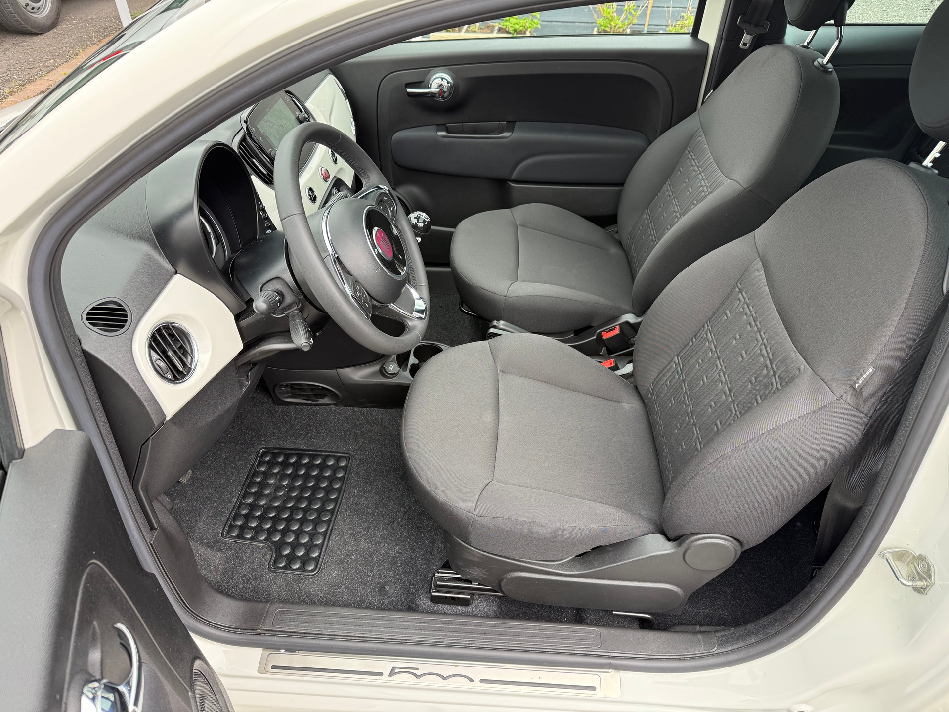 FIAT 500 1.0 Hybrid Lounge-image-12