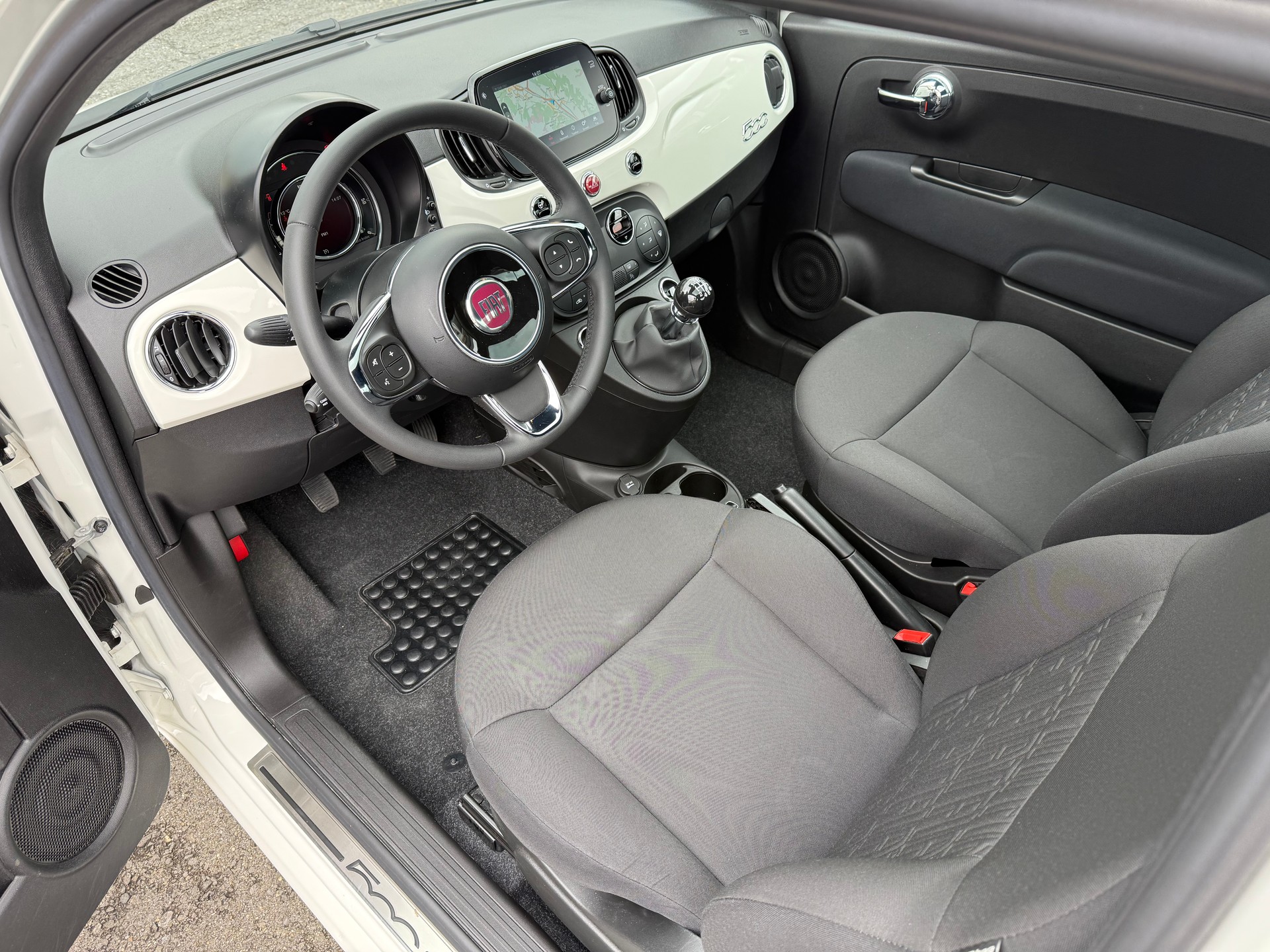 FIAT 500 1.0 Hybrid Lounge-image-11