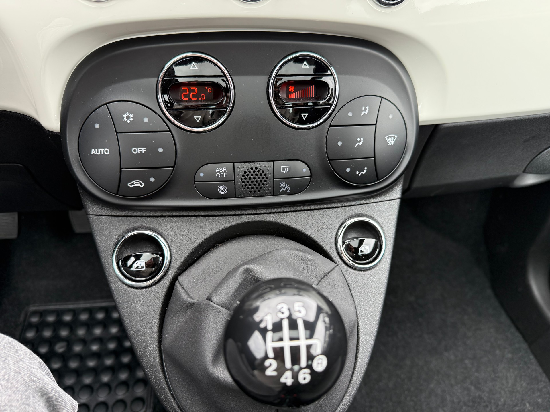 FIAT 500 1.0 Hybrid Lounge-image-15