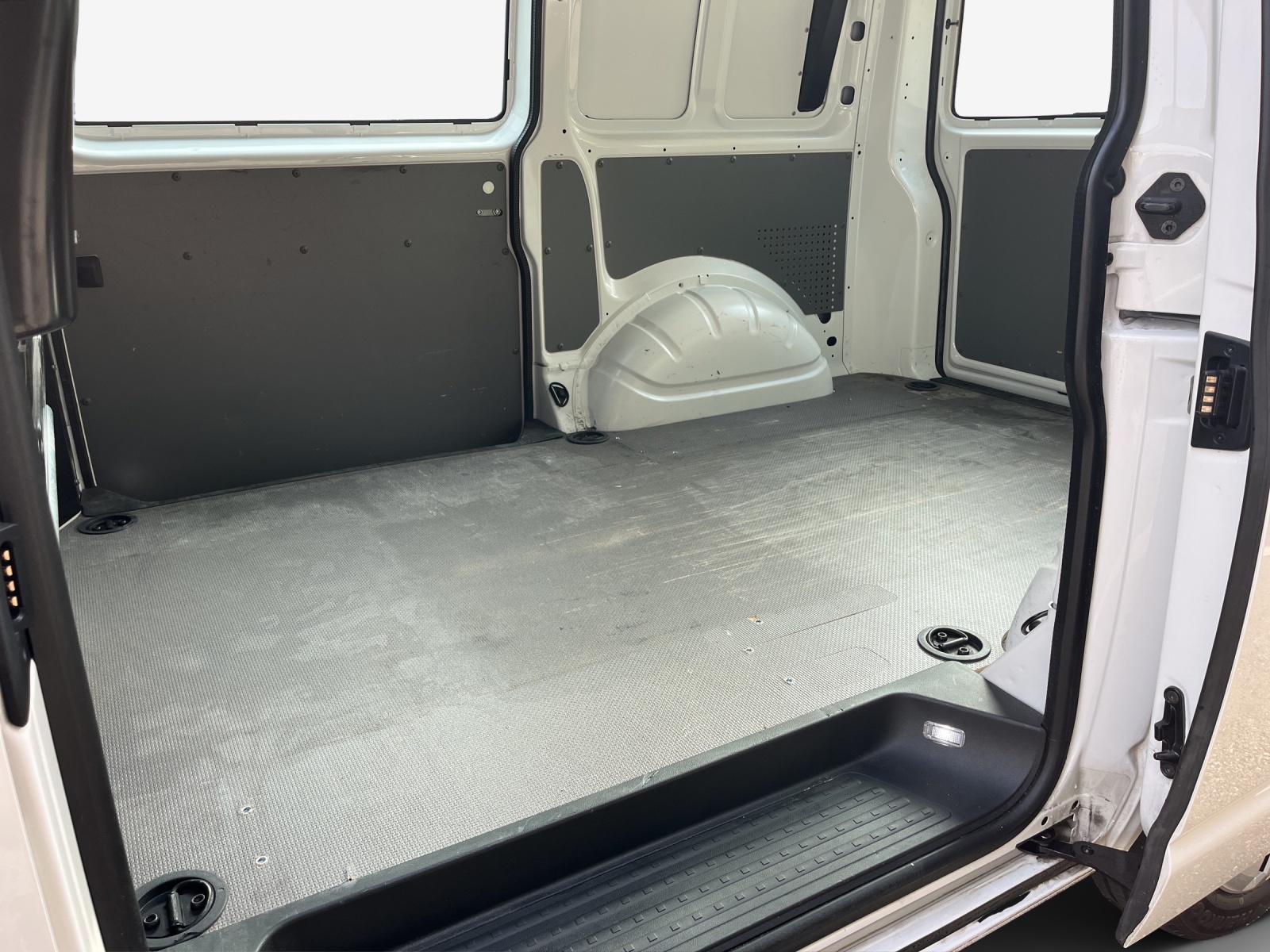 VW T6.1 2.0 TDI 4Motion-image-13