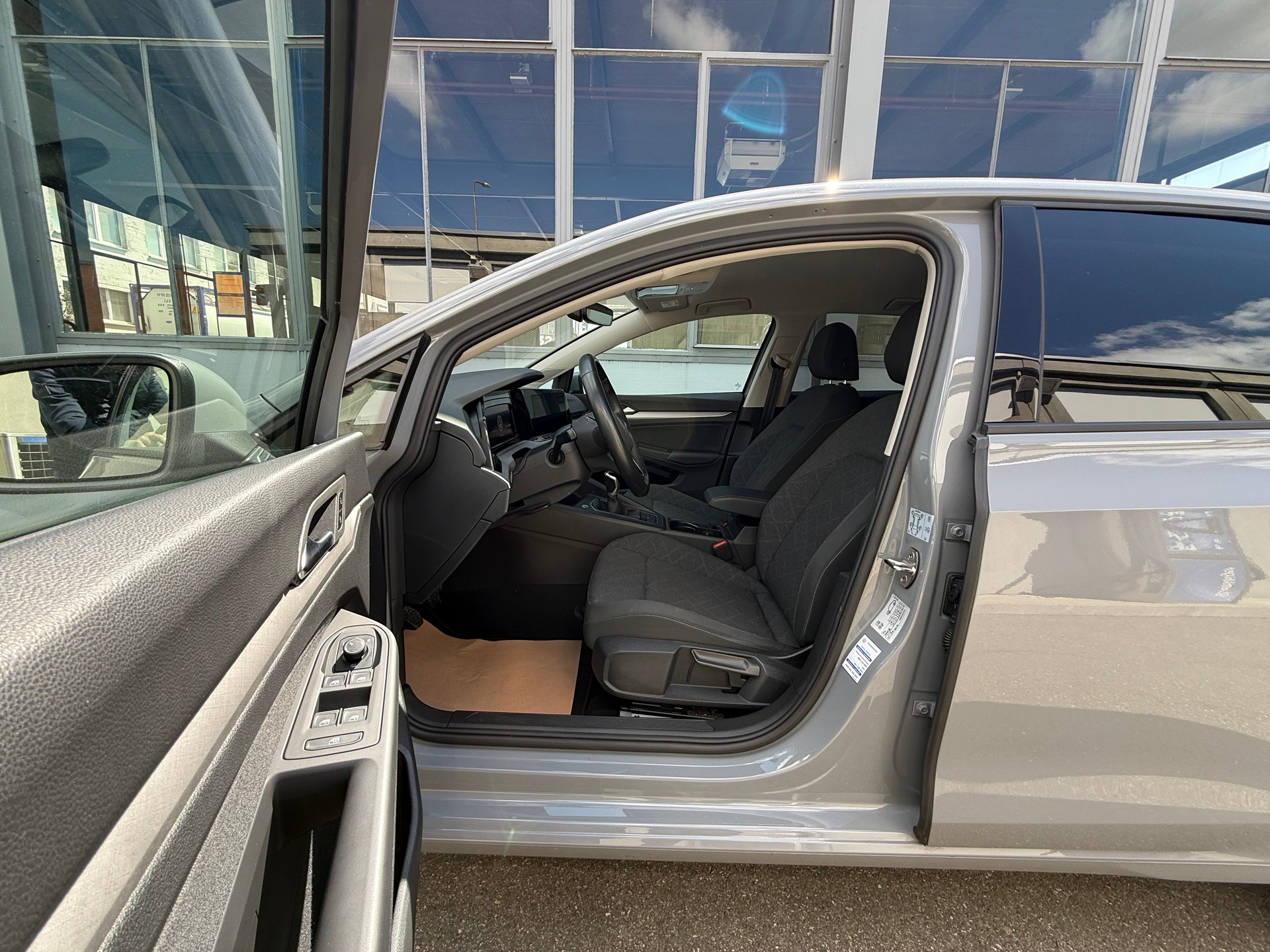 VW Golf 1.5 TSI ACT Life *Tempomat + ACC *Frisch ab MFK 12. Mai 2026-image-7