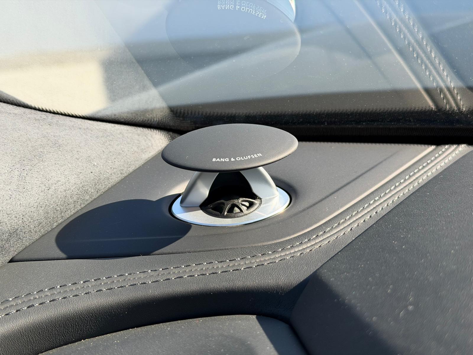 AUDI RSQ8 quattro tiptronic-image-8