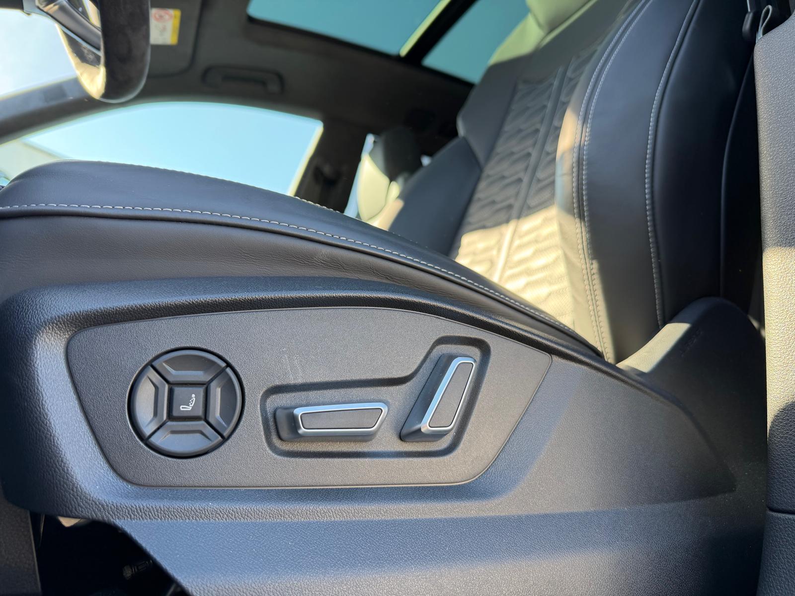 AUDI RSQ8 quattro tiptronic-image-10