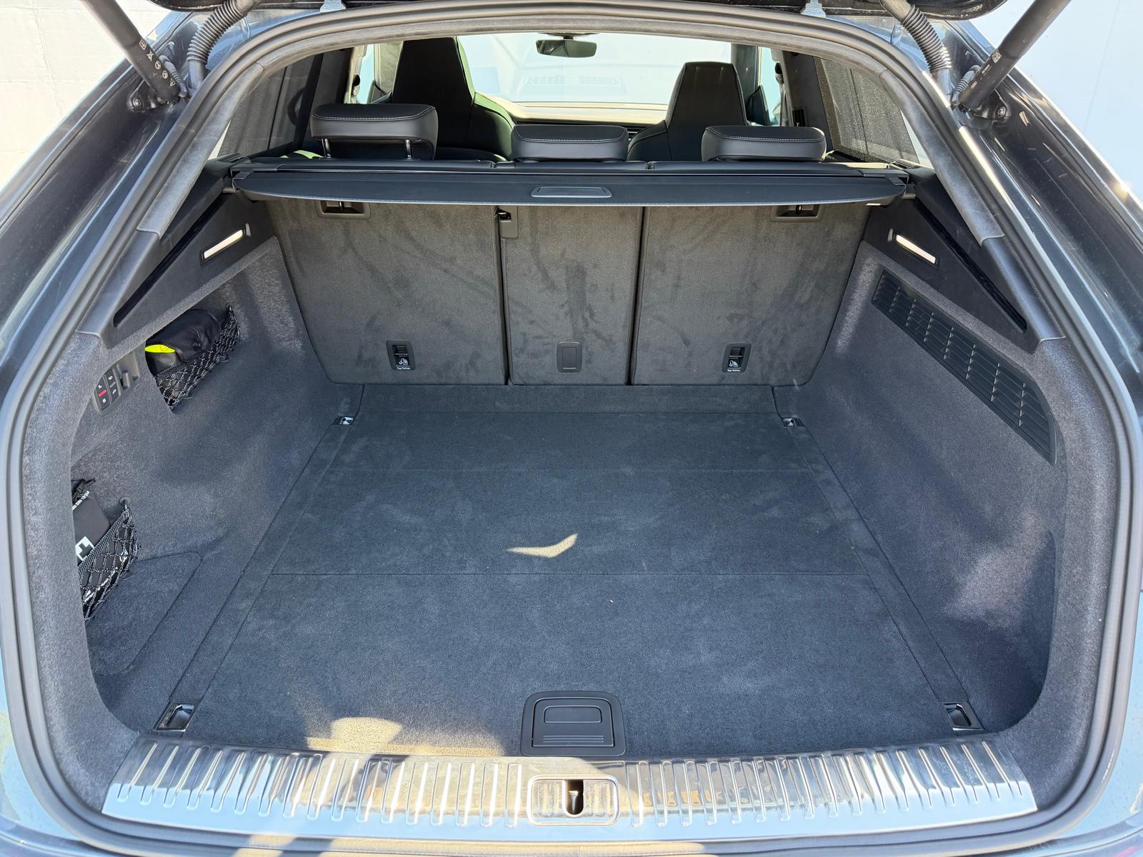 AUDI RSQ8 quattro tiptronic-image-11
