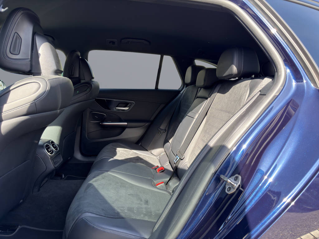 MERCEDES-BENZ C 220 d AMG Line 4matic Kombi-image-12